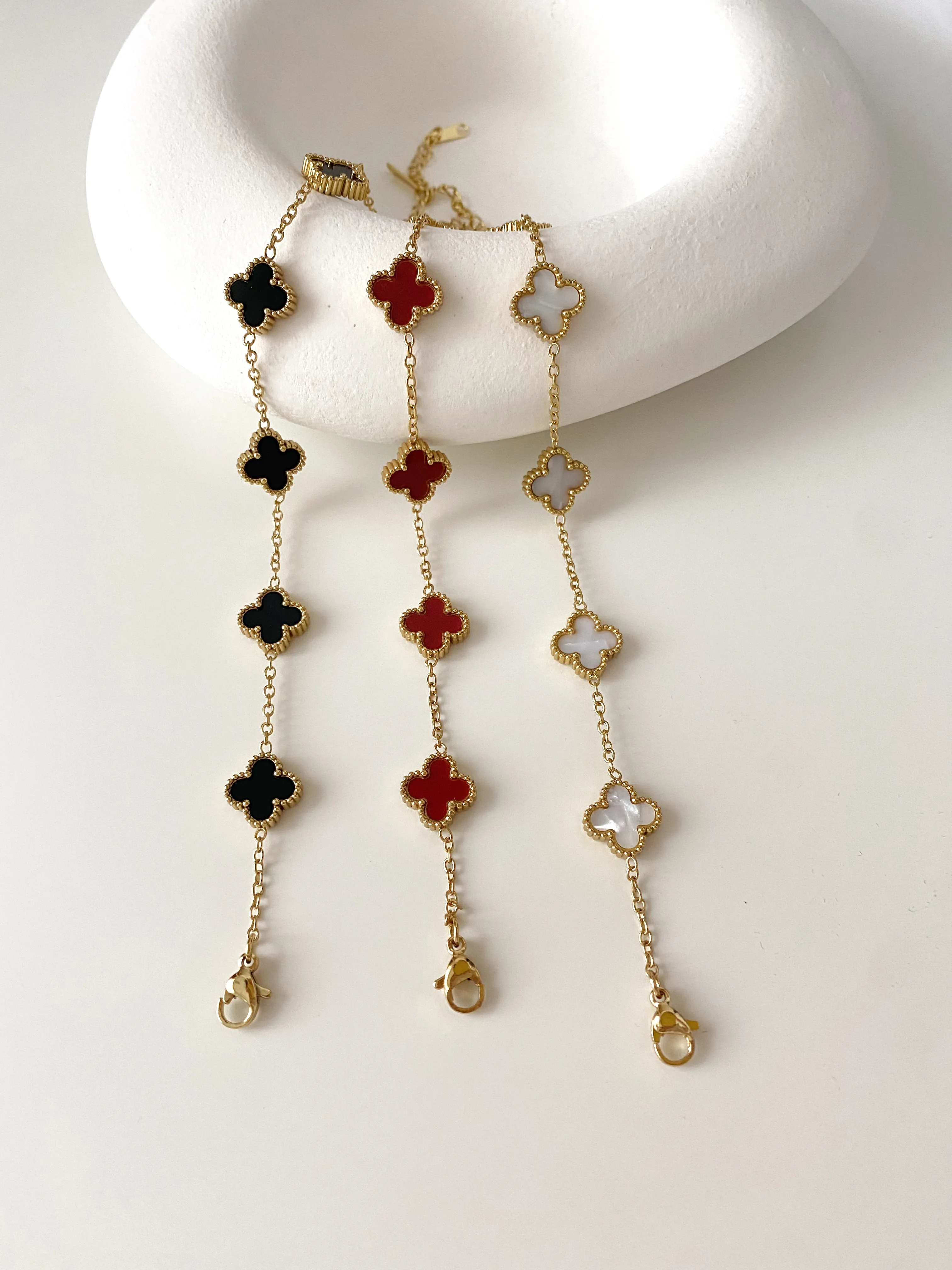 Çelik Yonca Bileklikler