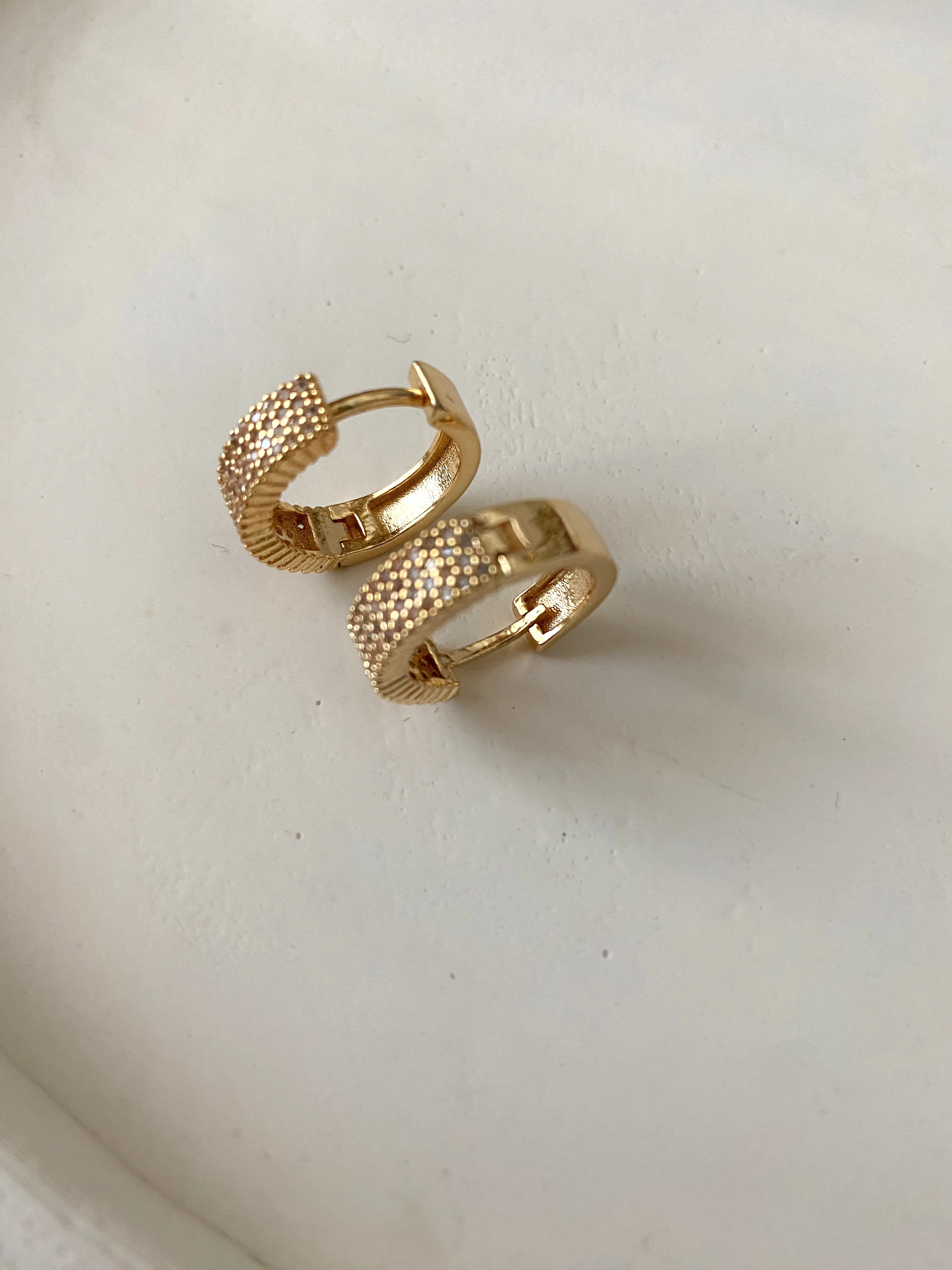 Özel Seri Klasik Zirkon Taşlı Halka Küpe