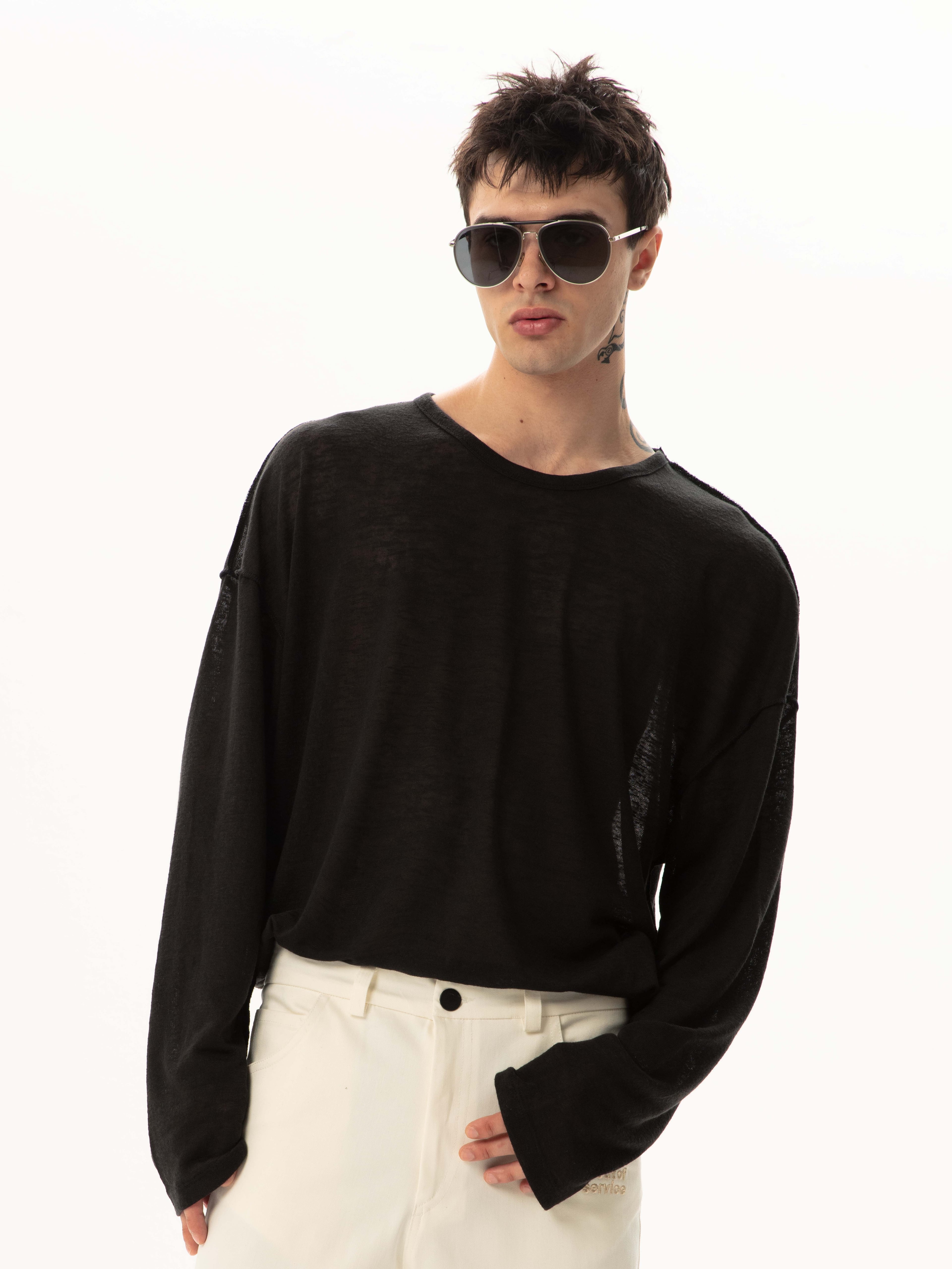 Hole Sweatshirt w/embroided logo - BLACK