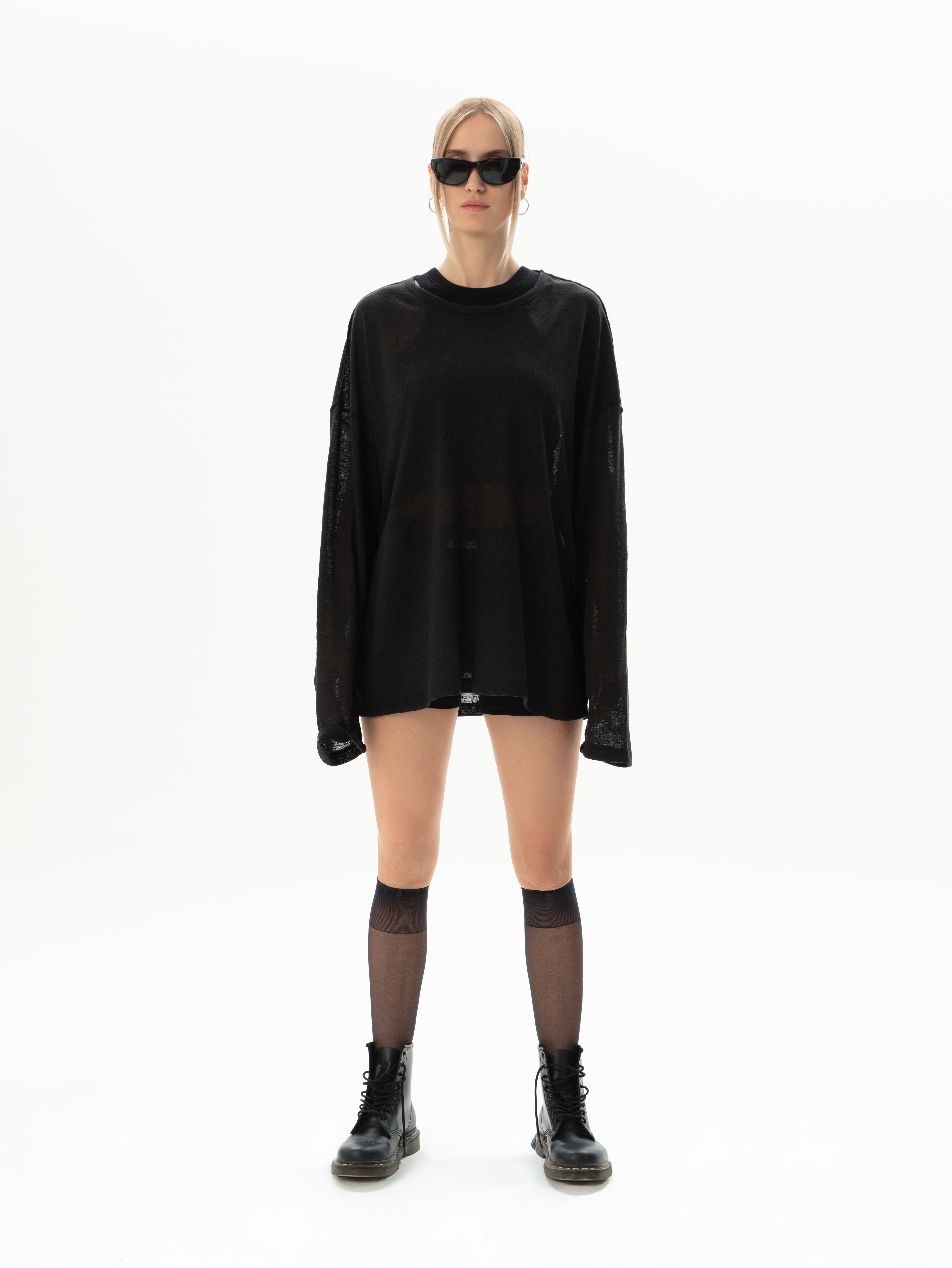 Hole Sweatshirt w/embroided logo