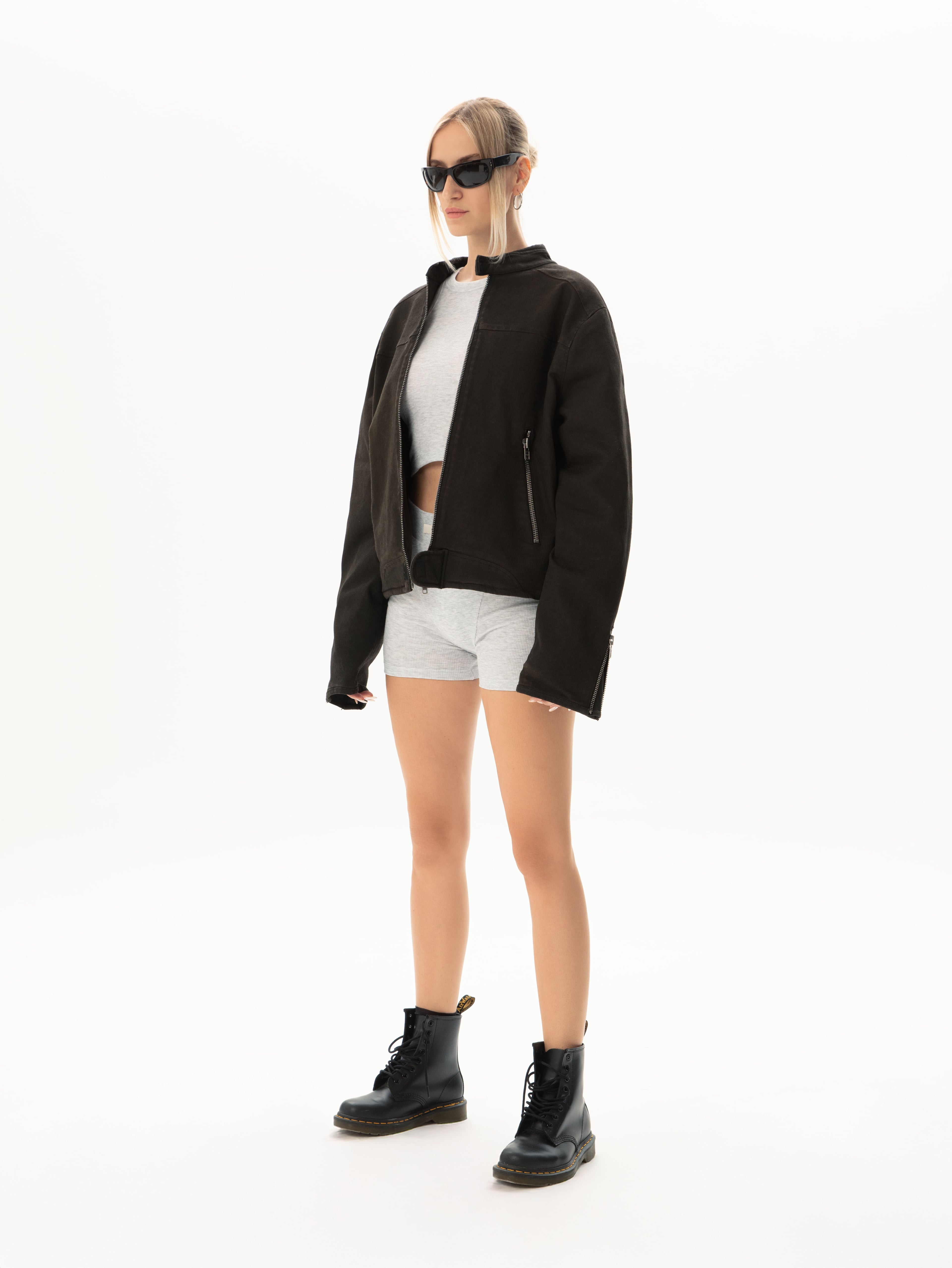Hole Coat w/zip detail