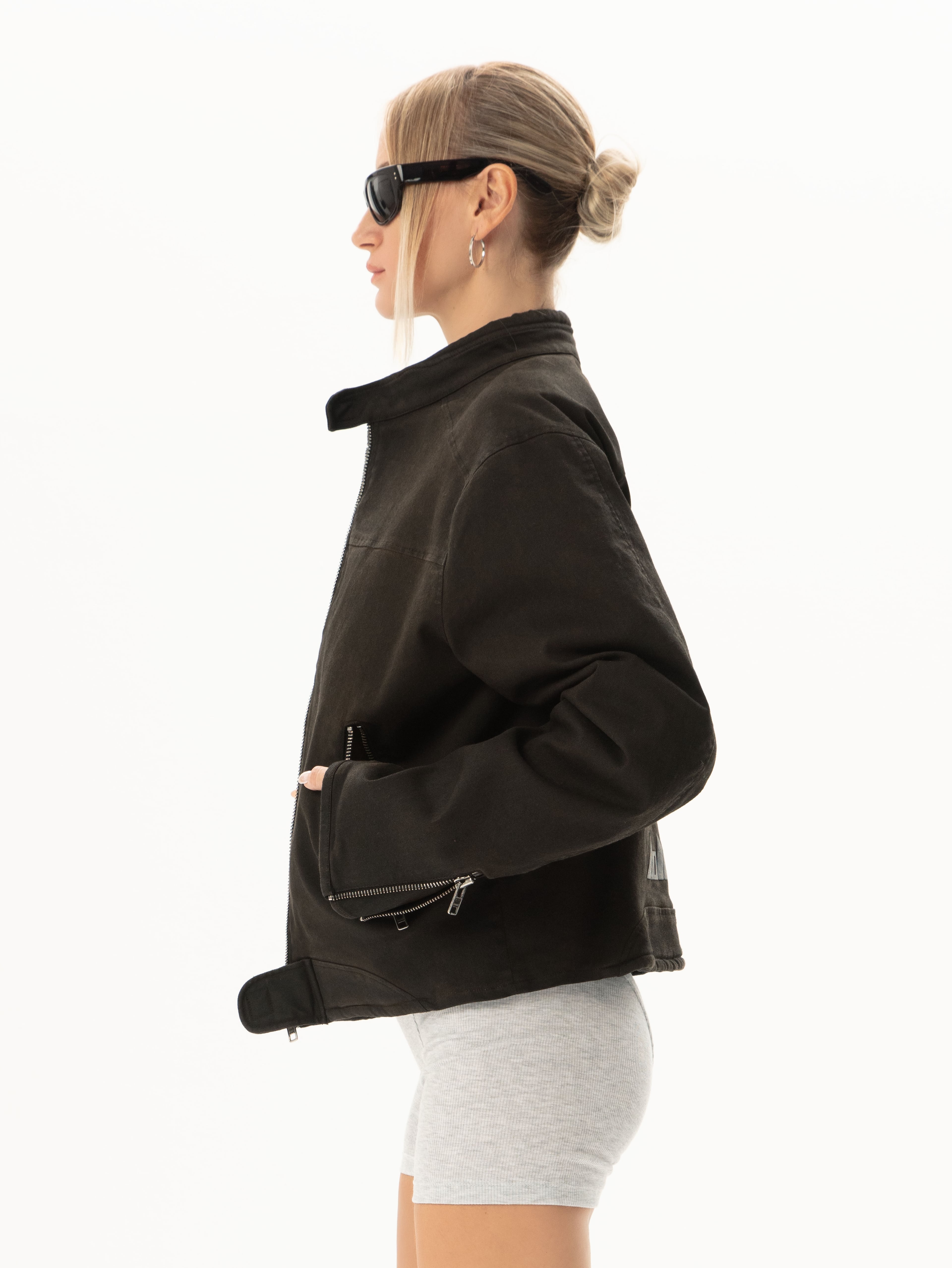 Hole Coat w/zip detail
