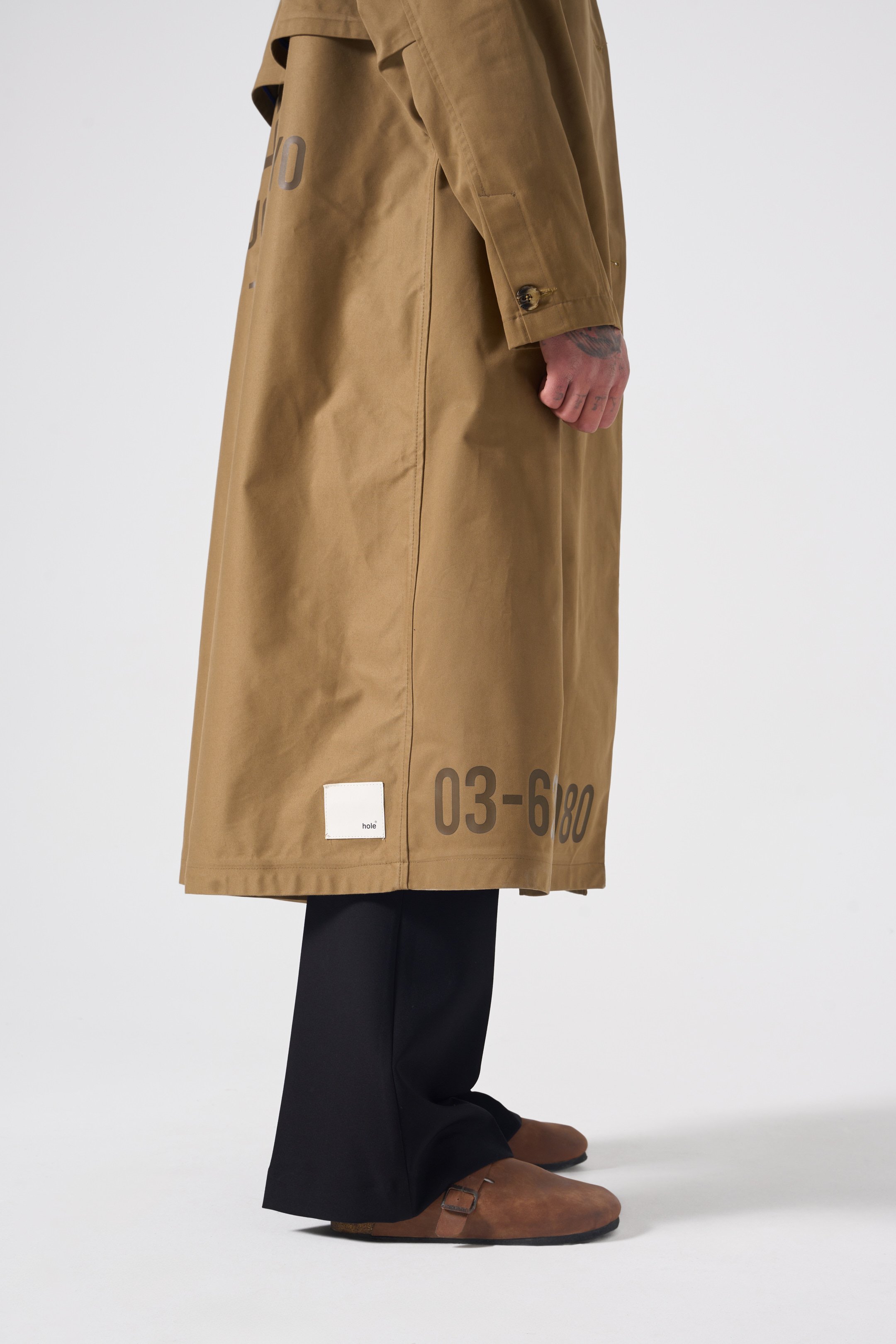 Hole Buttoned Up Trenchcoat w/piping detail