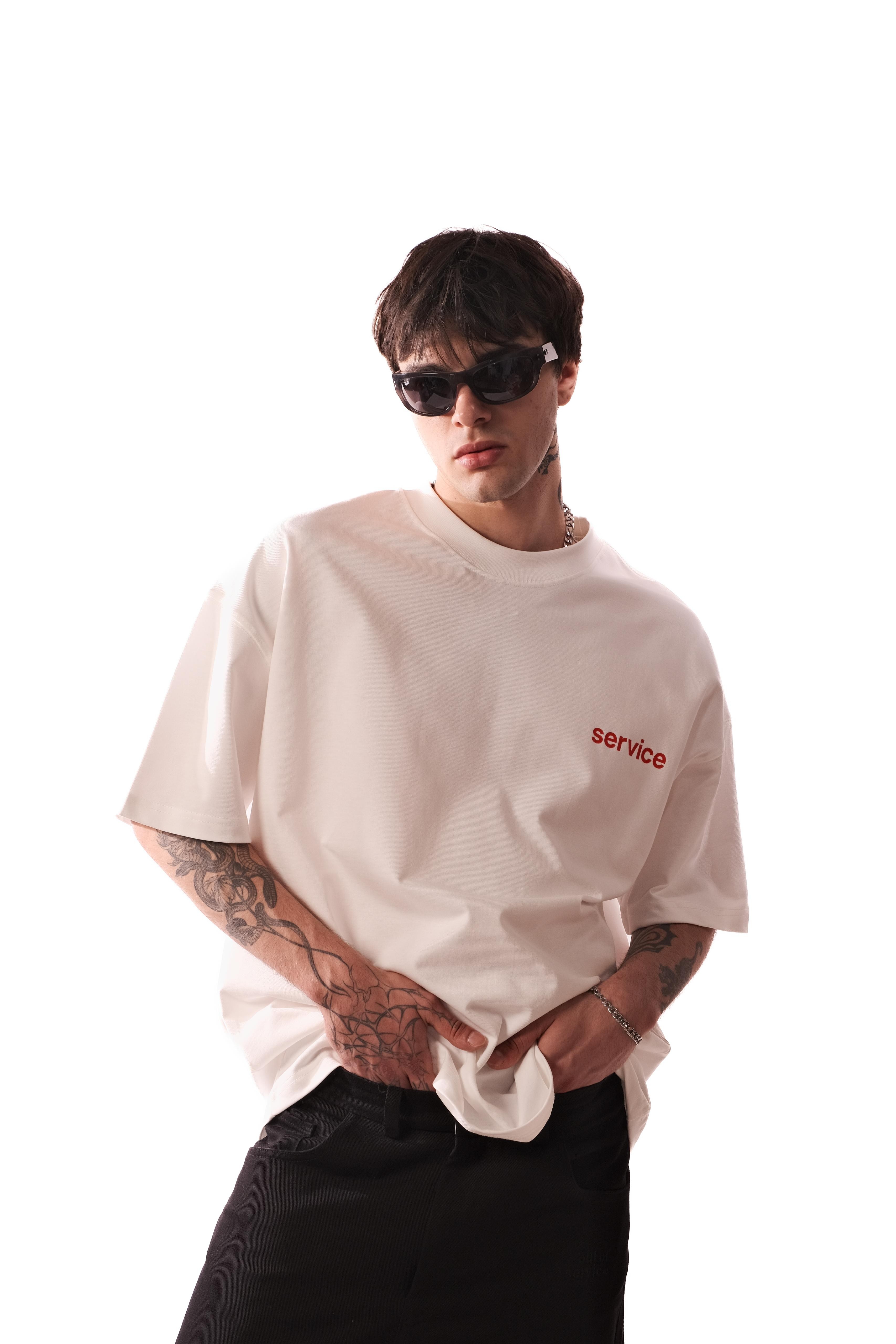 Hole Oversize T-shirt w/ graffiti print