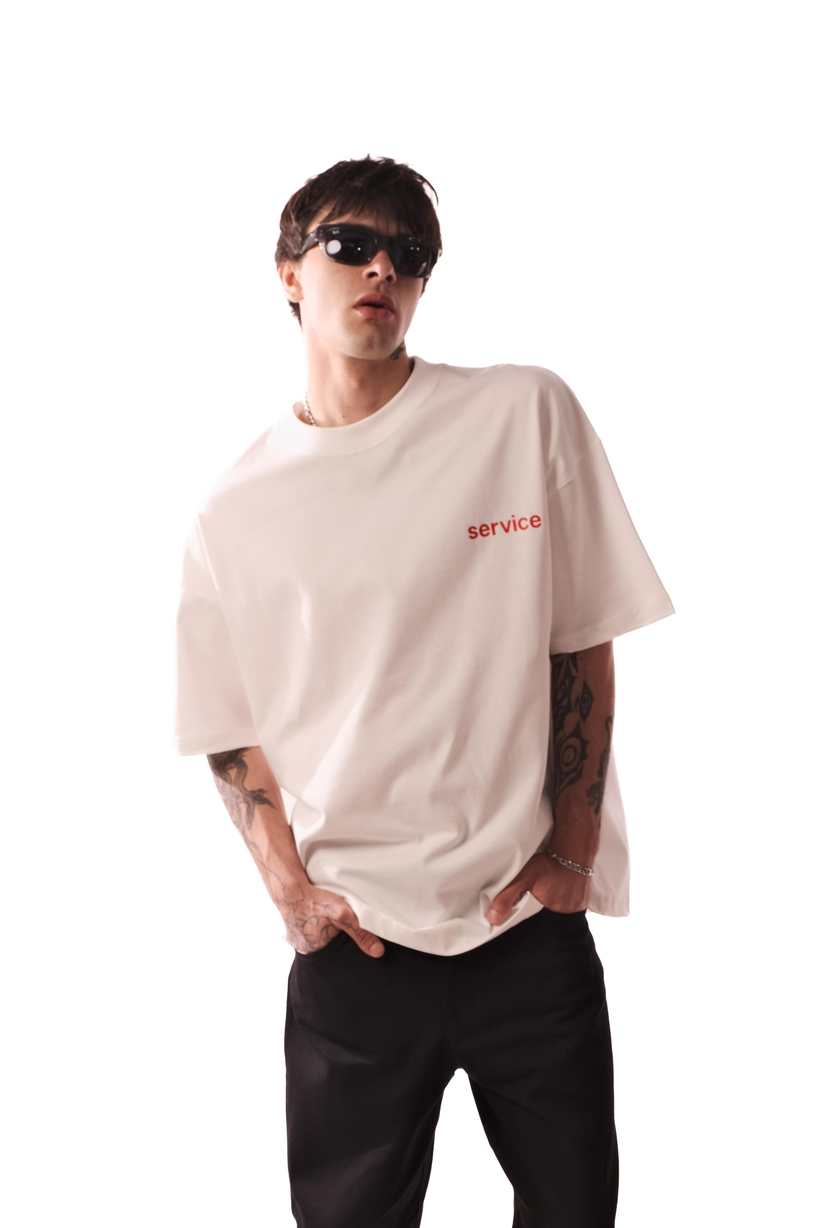 Hole Oversize T-shirt w/ graffiti print