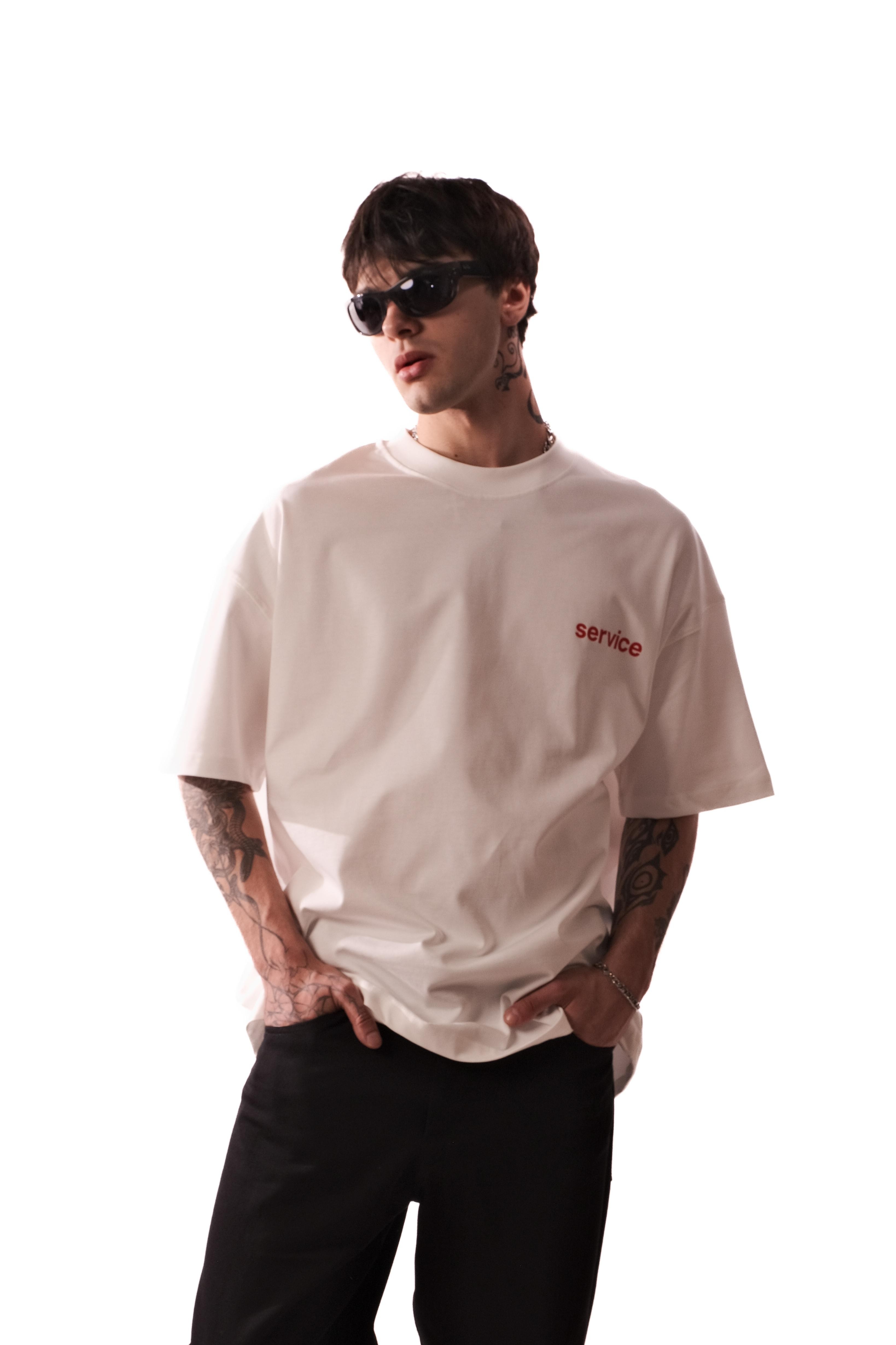 Hole Oversize T-shirt w/ graffiti print