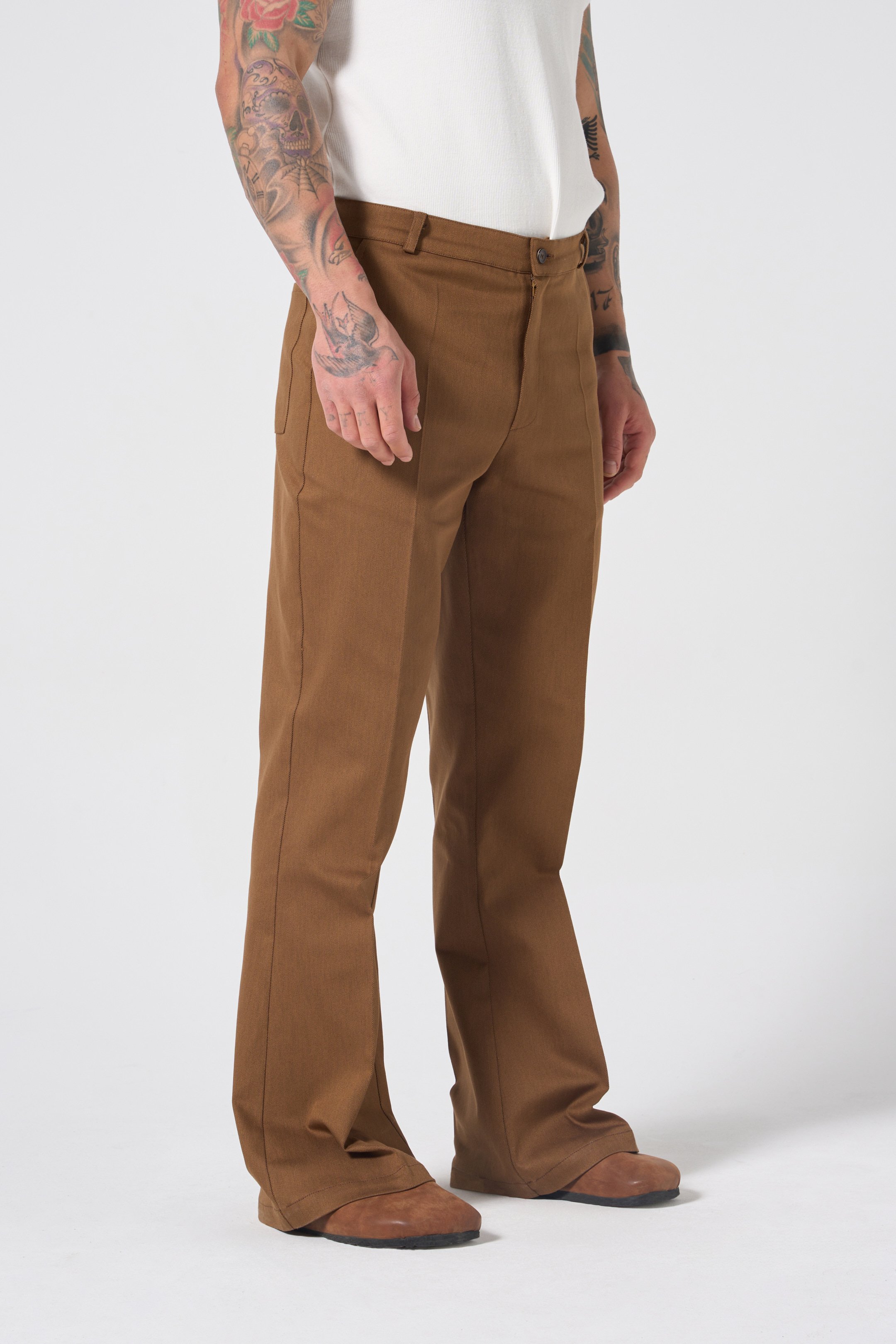 Hole Pants w/ spanish flare - BROWN