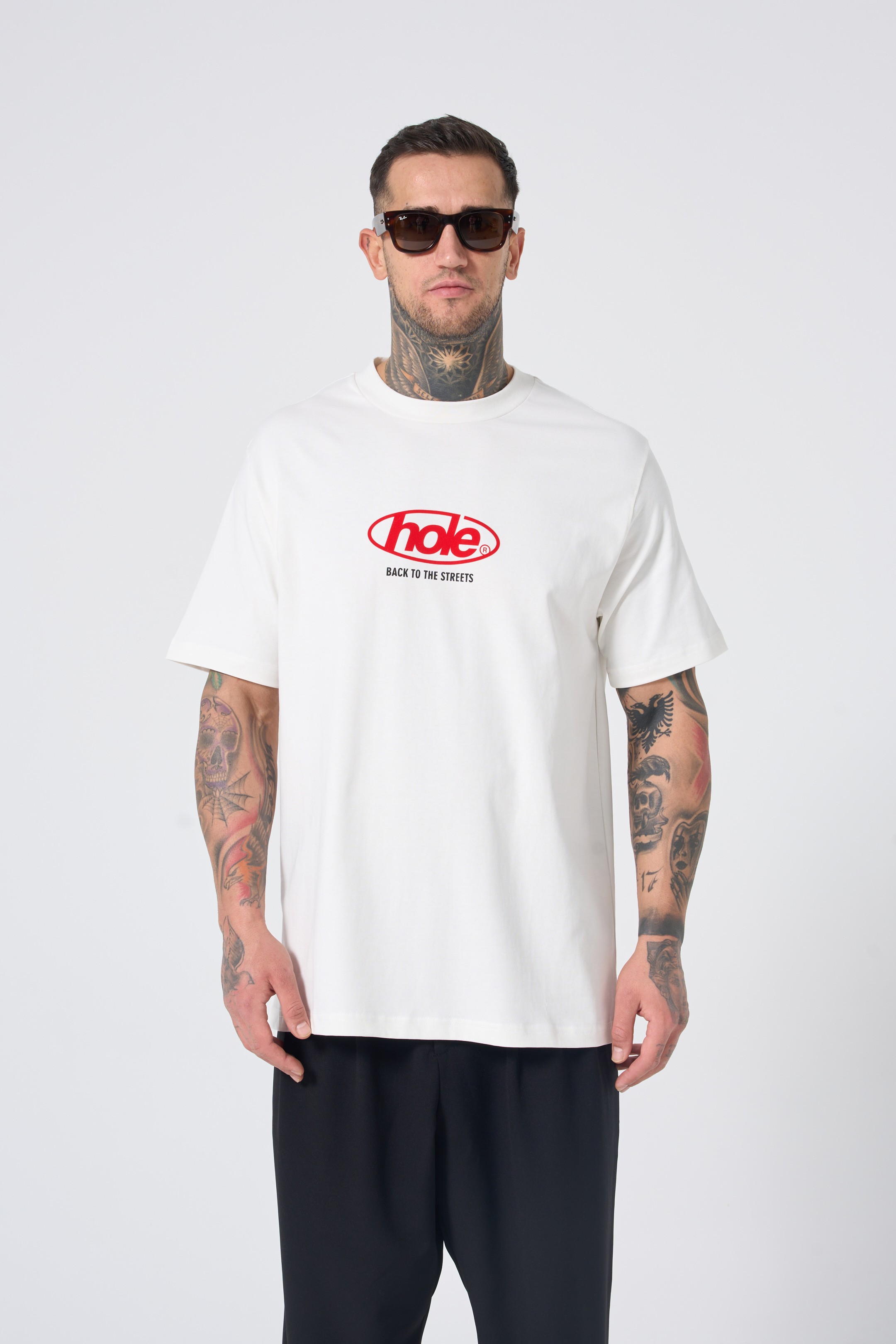 Hole Tshirt w/back to street print - WHITE