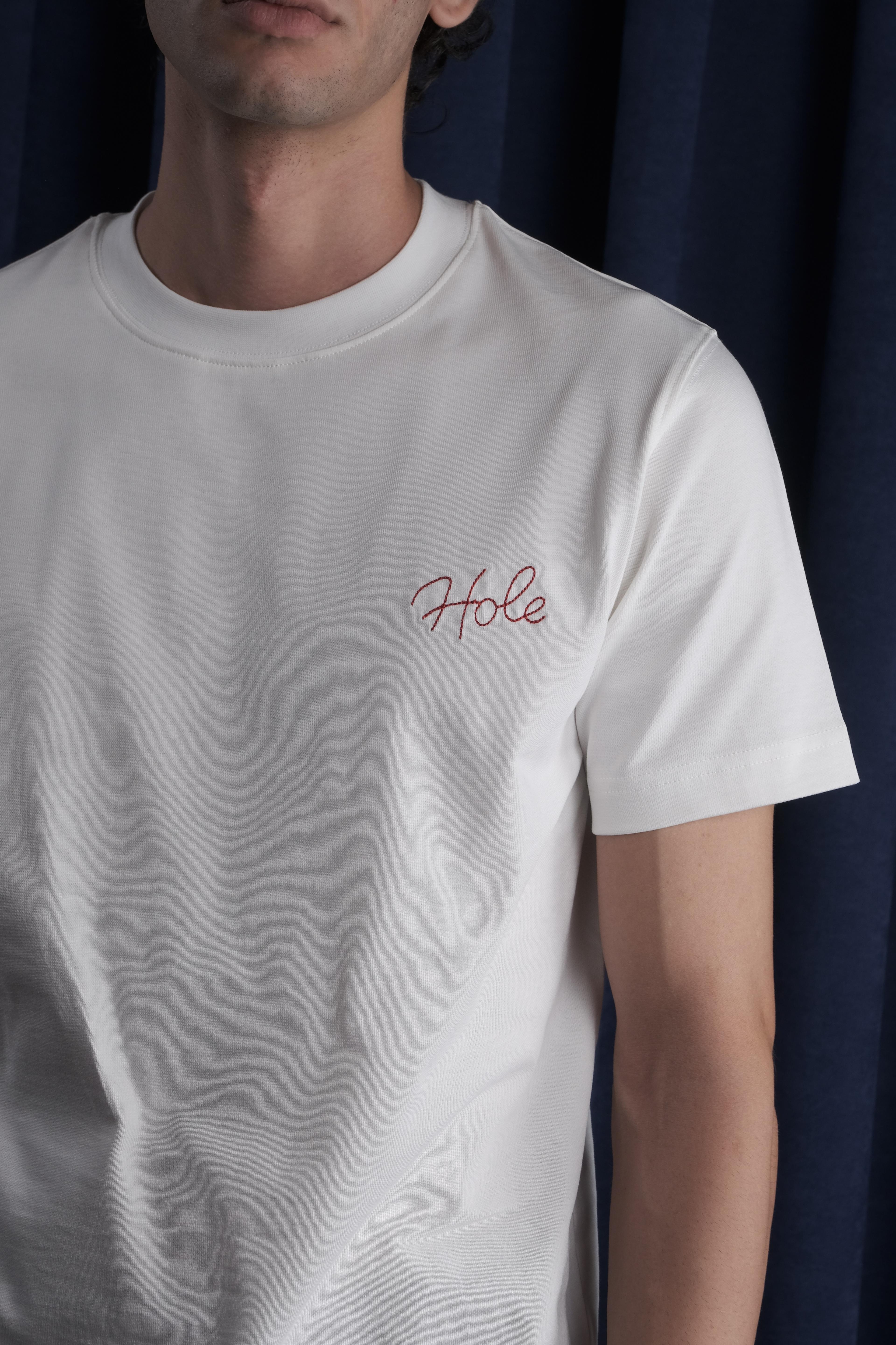 Hole Nakış Detay Basic T-Shirt