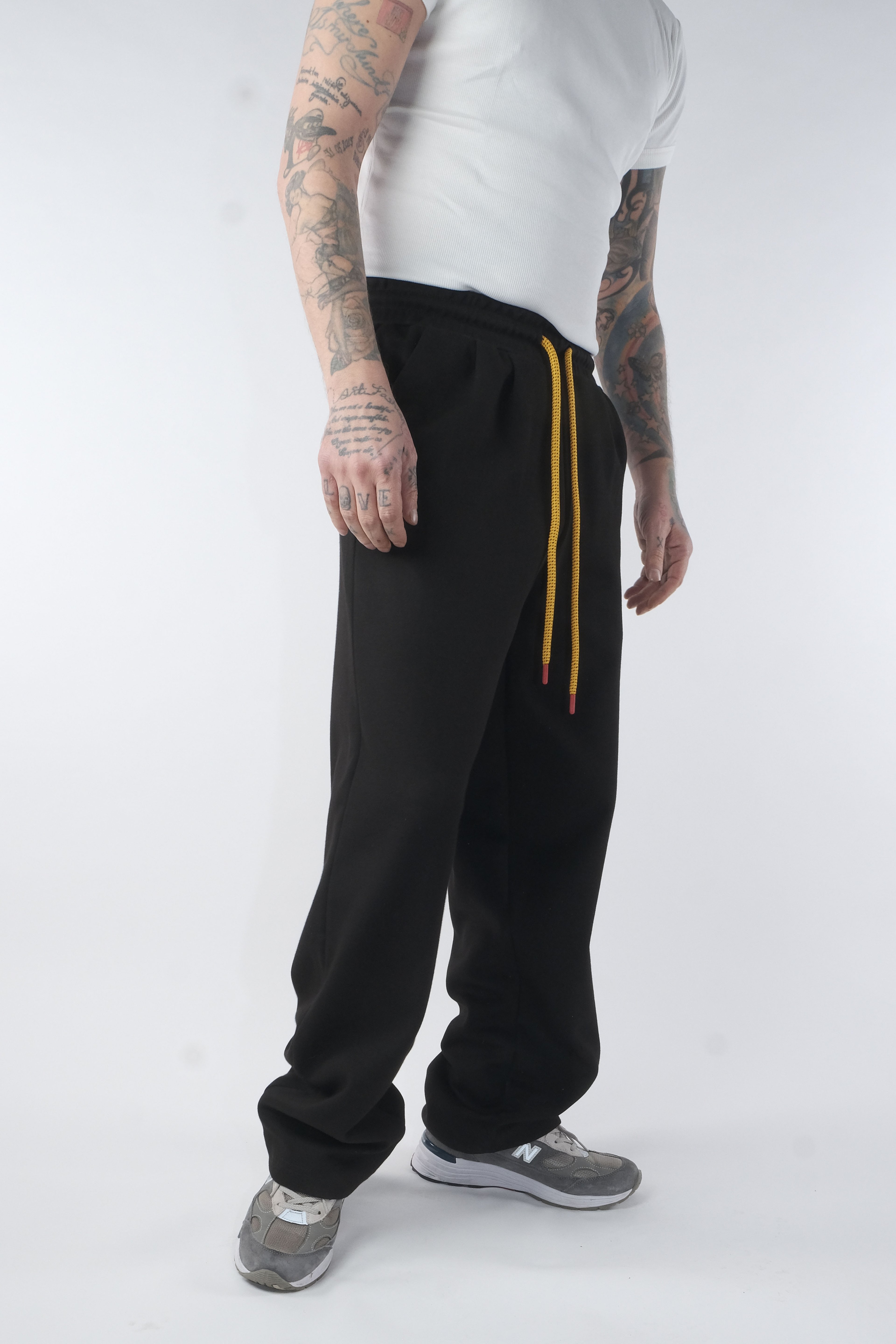 Hole Oversize Sweatpants w/logo print - BLACK