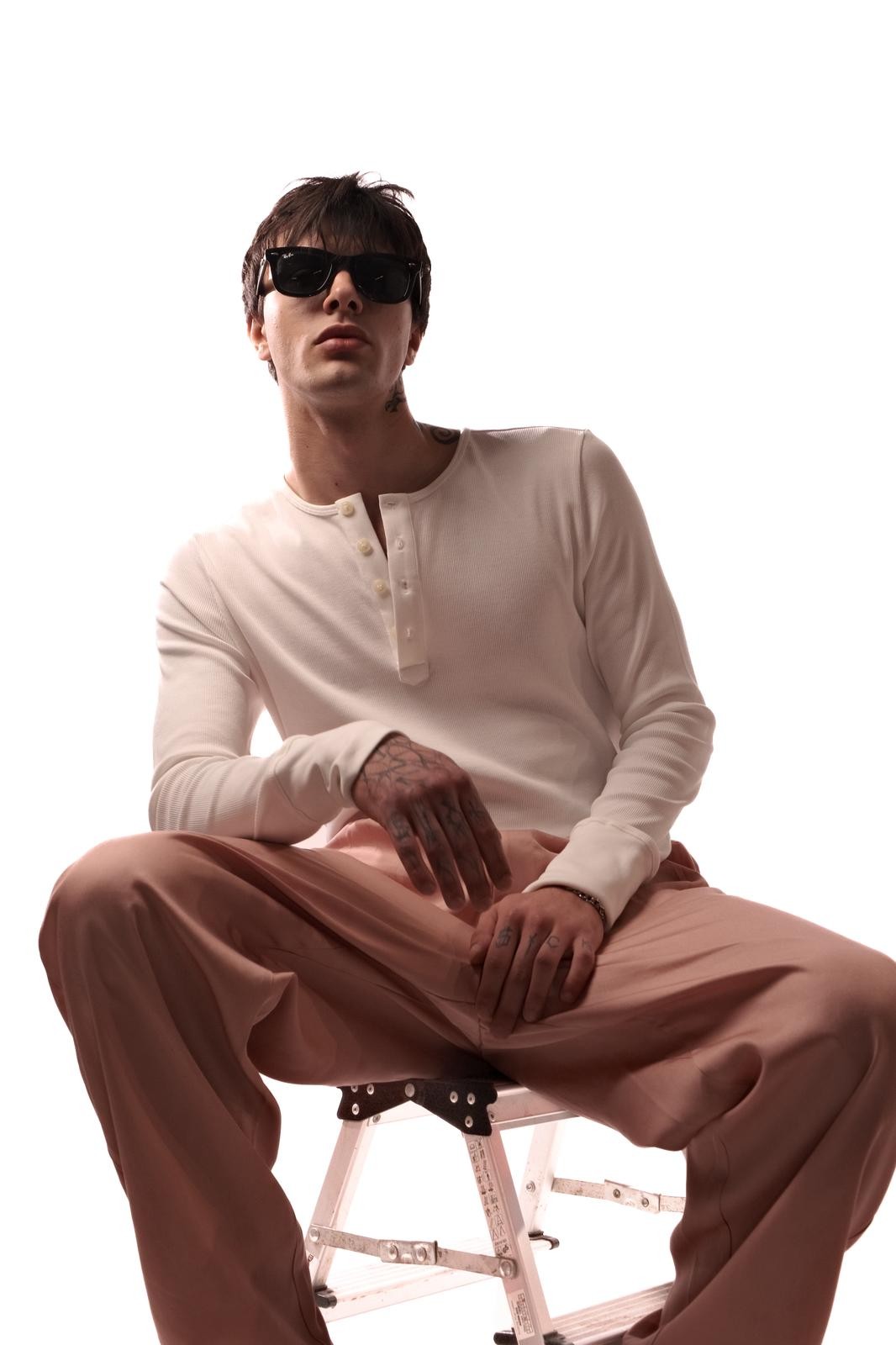 Hole Bisiklet Yaka Patlı Kaşkorse Sweatshirt