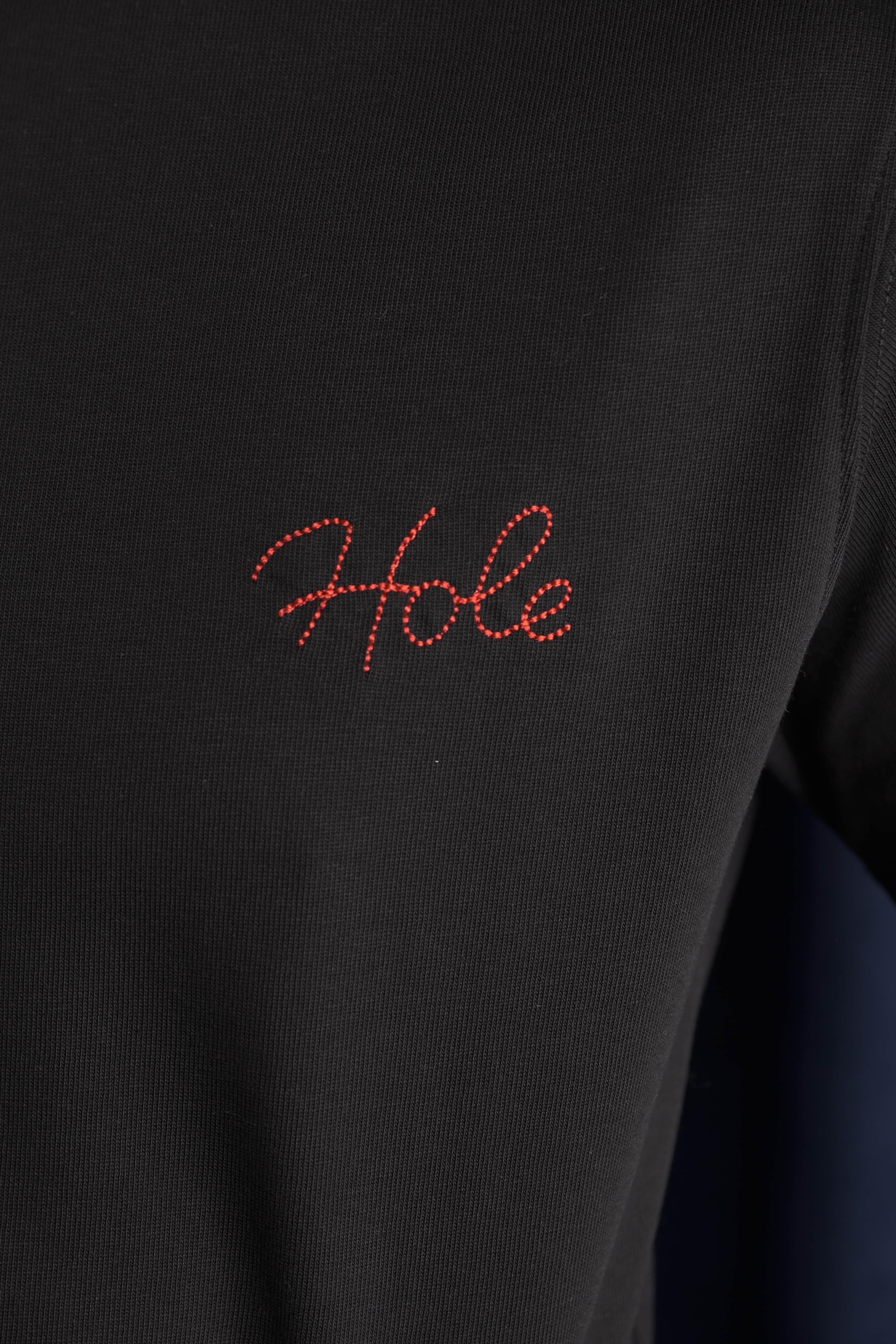 Hole Nakış Detay Basic T-Shirt