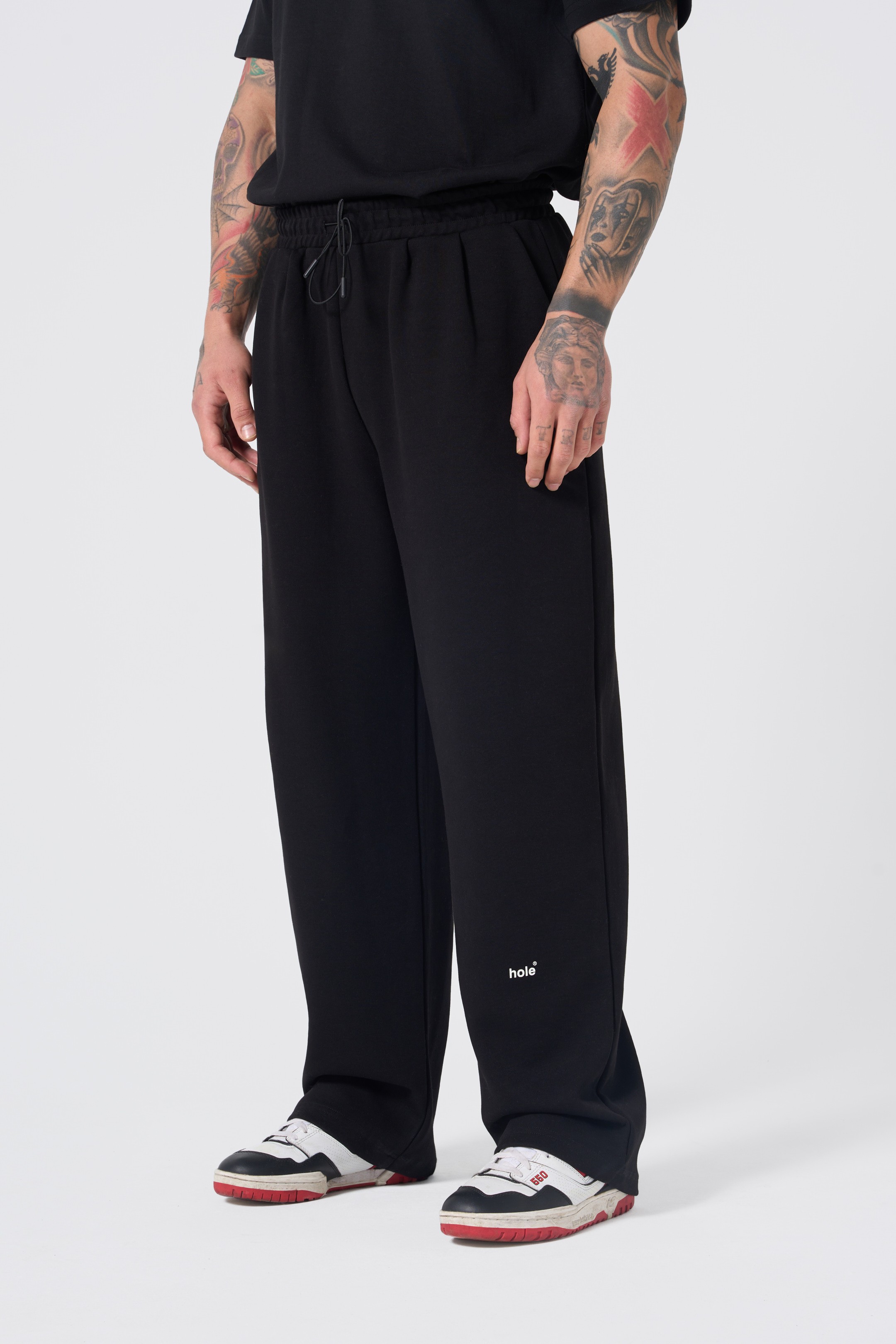 Hole Oversize Sweatpants w/logo print