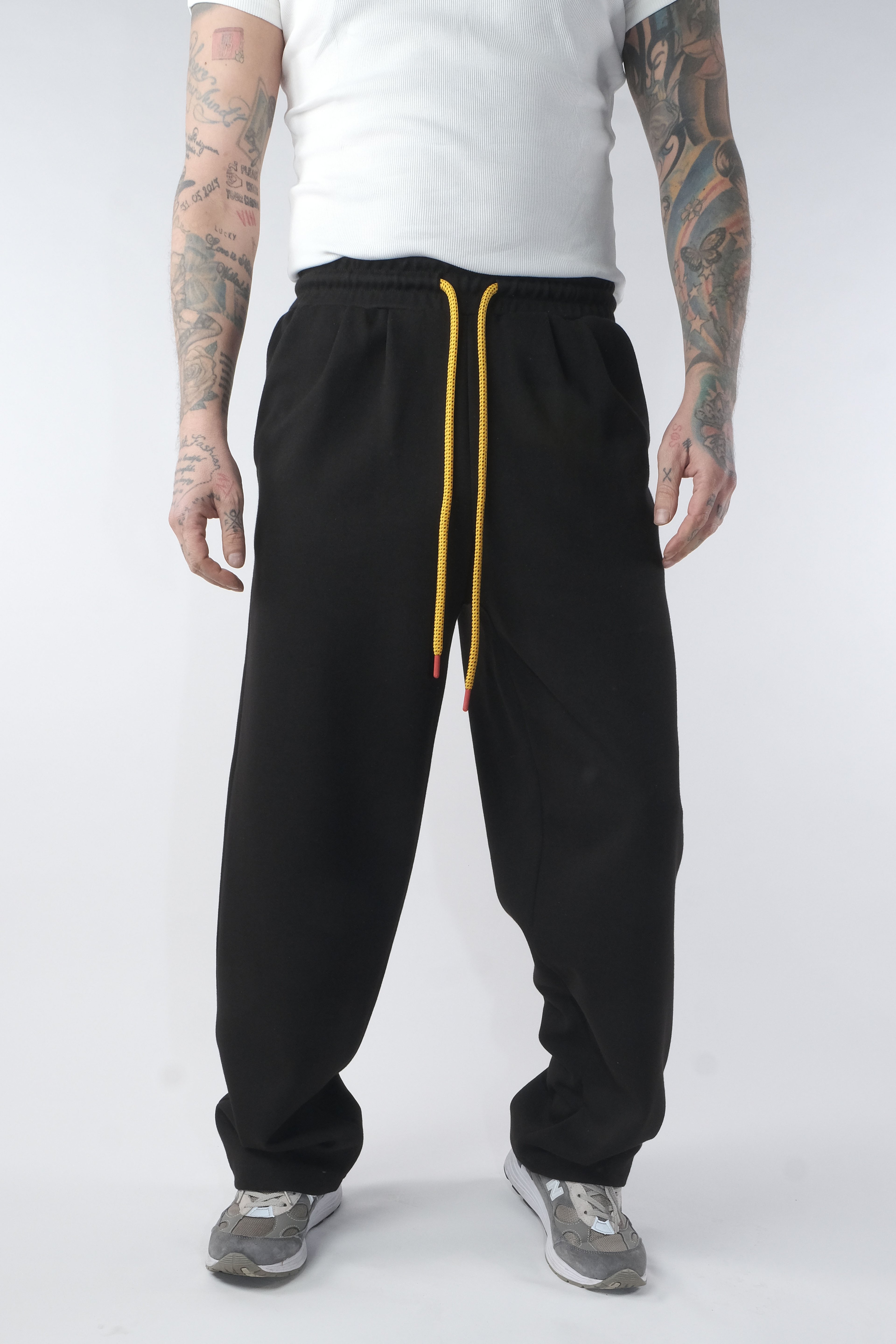 Hole Oversize Sweatpants w/logo print - BLACK