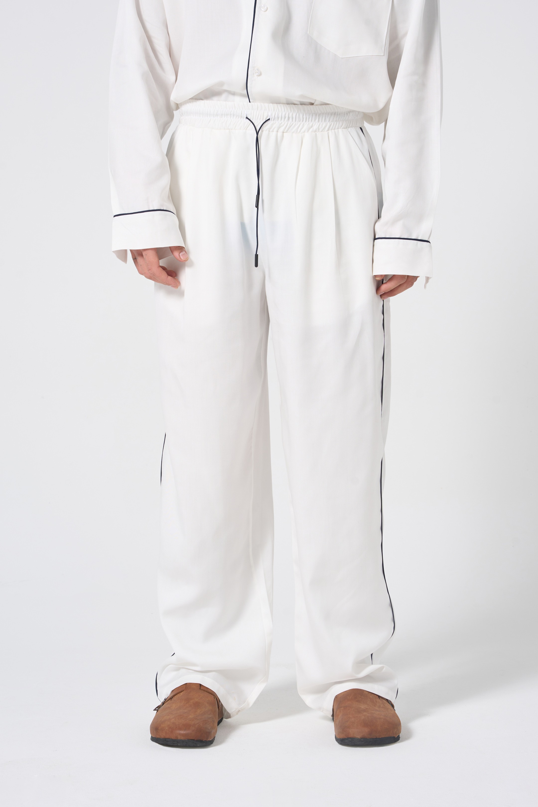 Hole Loose Cut Pants  - WHITE