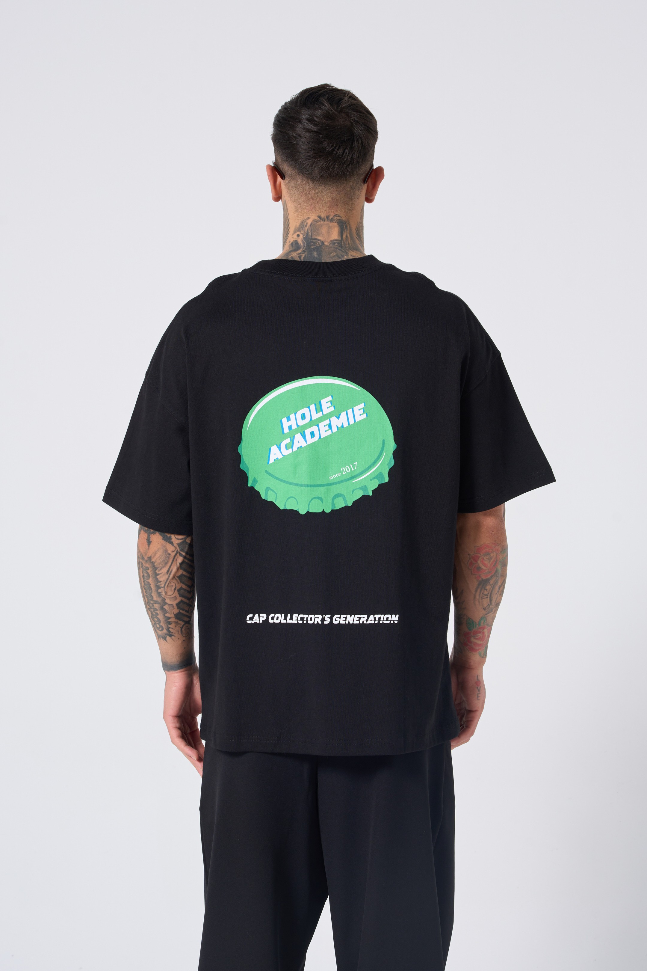 Hole Oversize T-shirt w/ cap print - BLACK