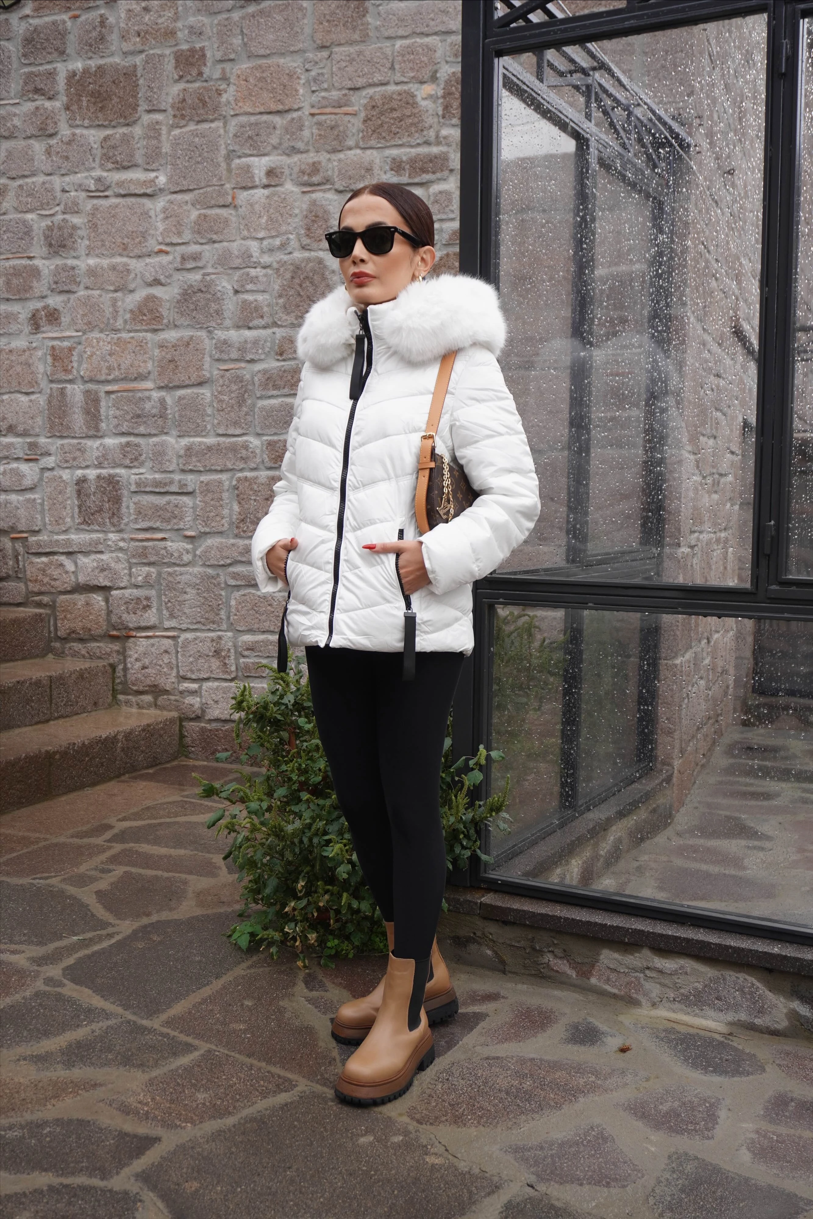 Kürk Yaka Beyaz Şişme Mont