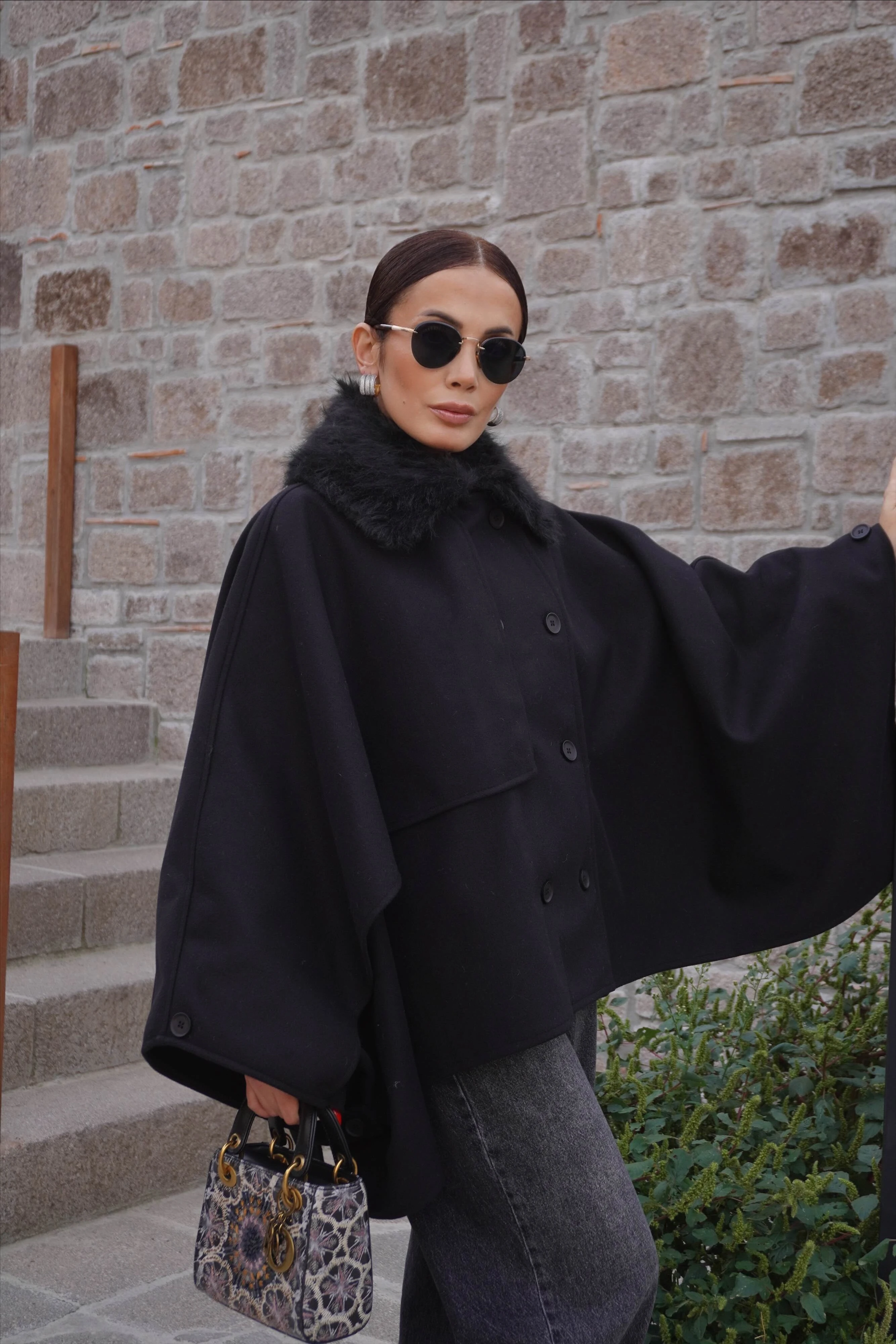 Portatif Kürk Yaka Kaşe Siyah Panço