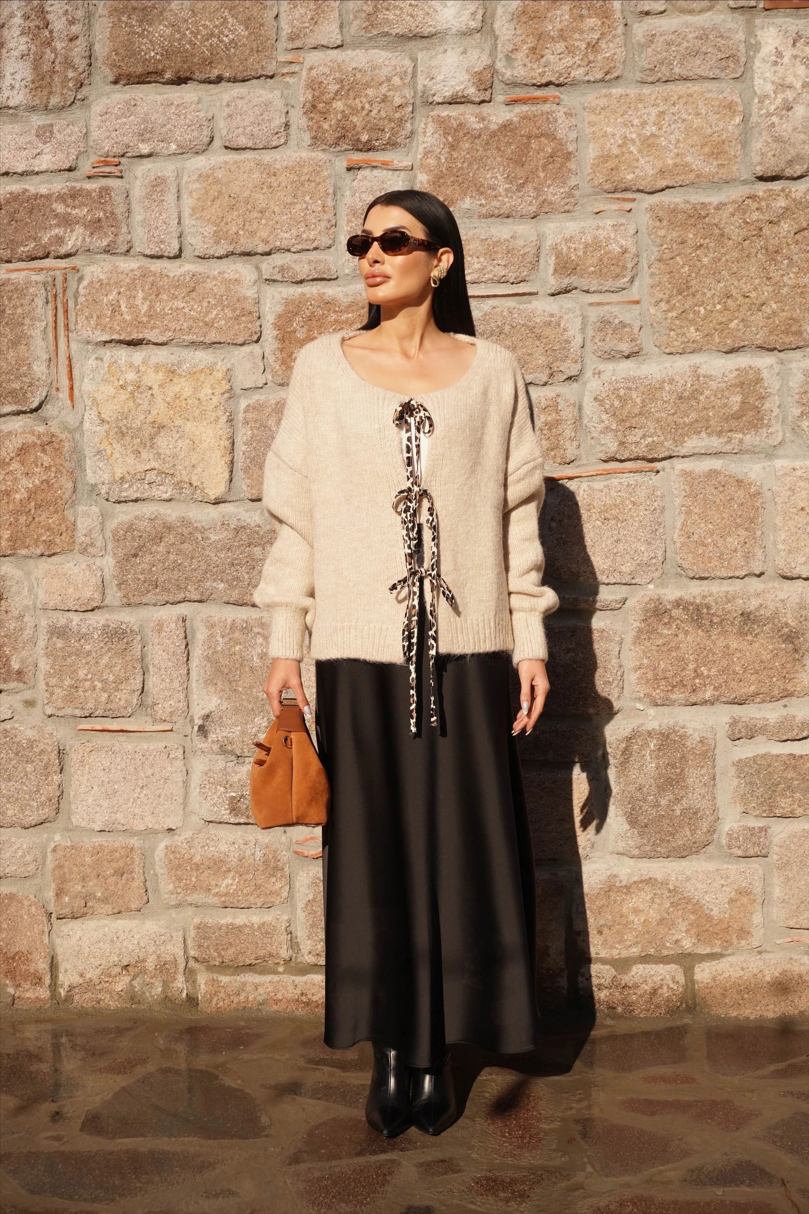 Sırt Leopar Kalpli Bej Bağlamalı Triko Hırka