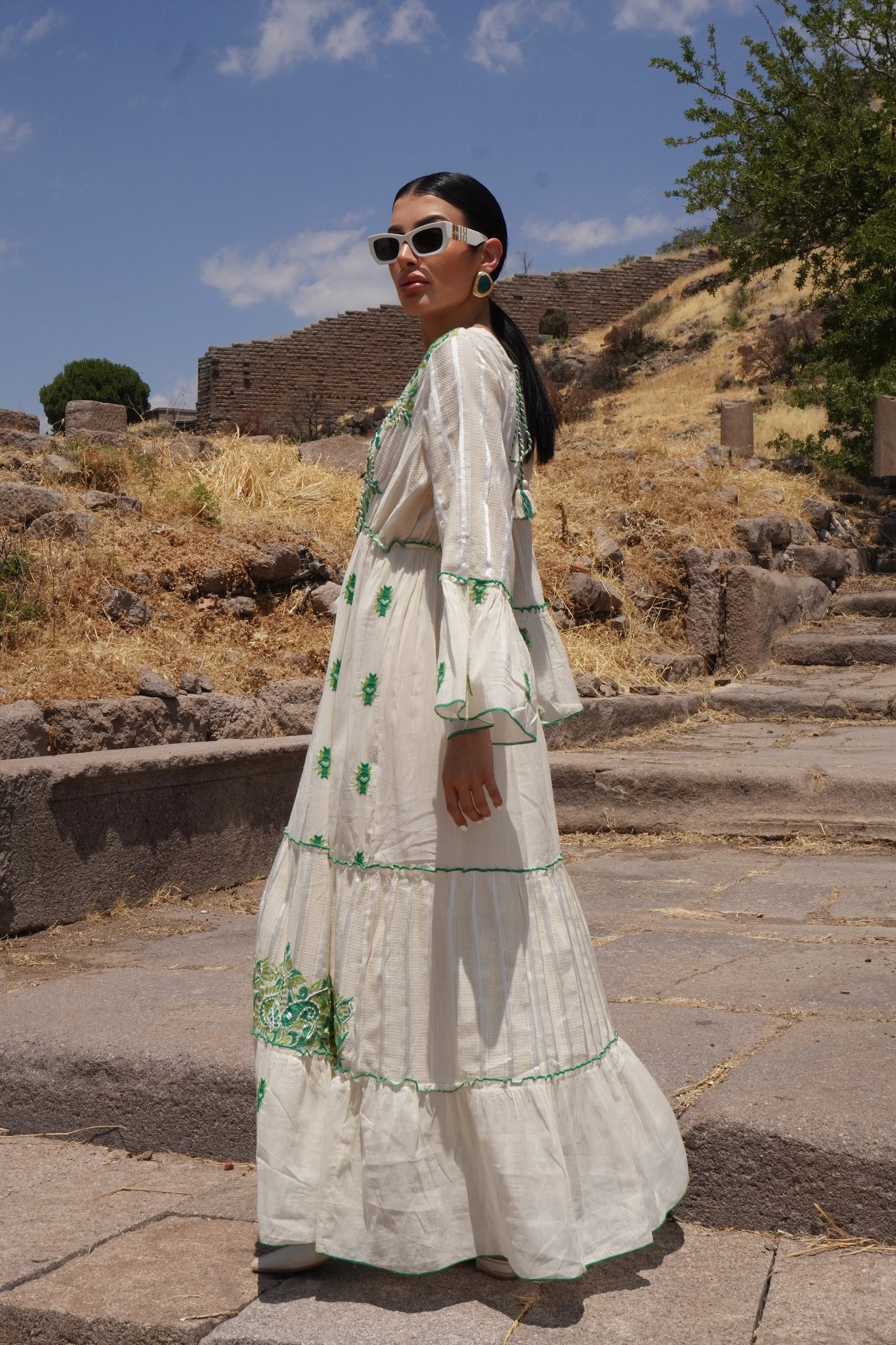 İthal Tasarım Yeşil Nakış Motifli Maxi Elbise