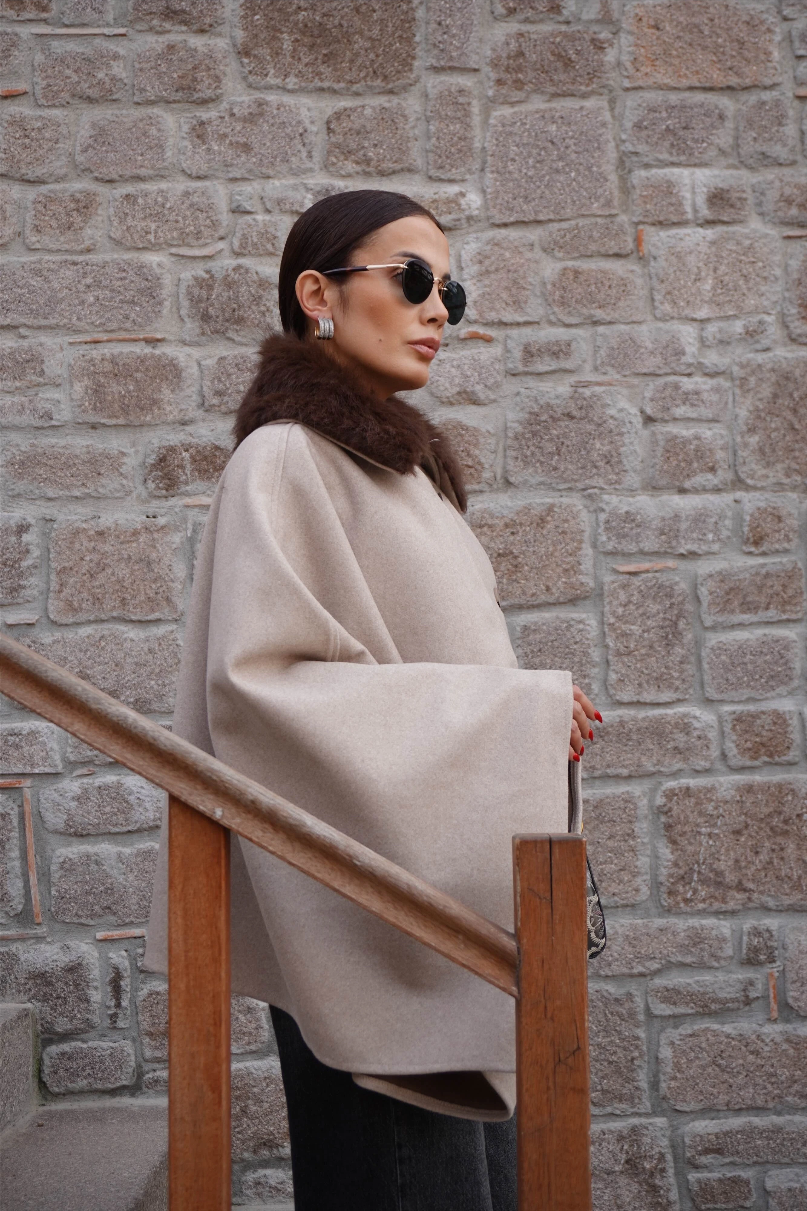 Portatif Kürk Yaka Kaşe Bej Panço