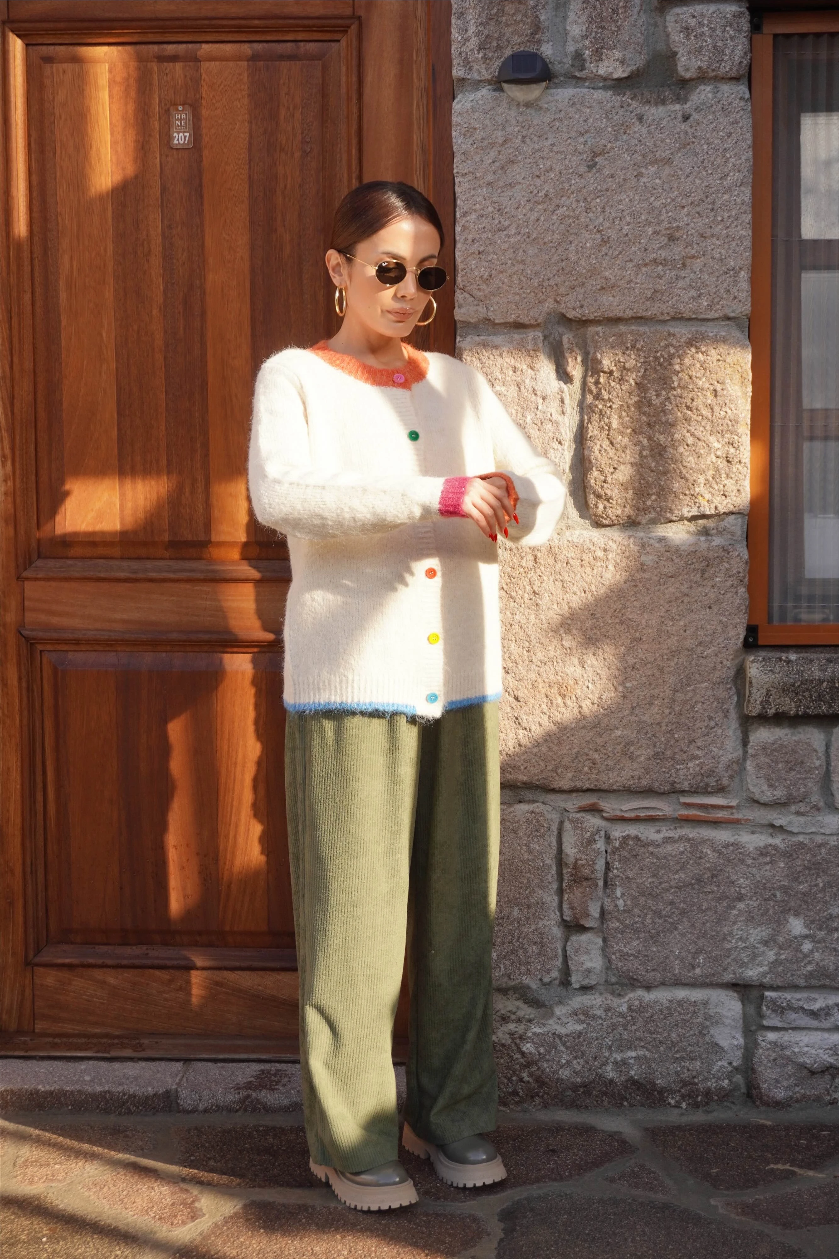 Beli Lastikli Fitilli Haki Kadife Pantolon