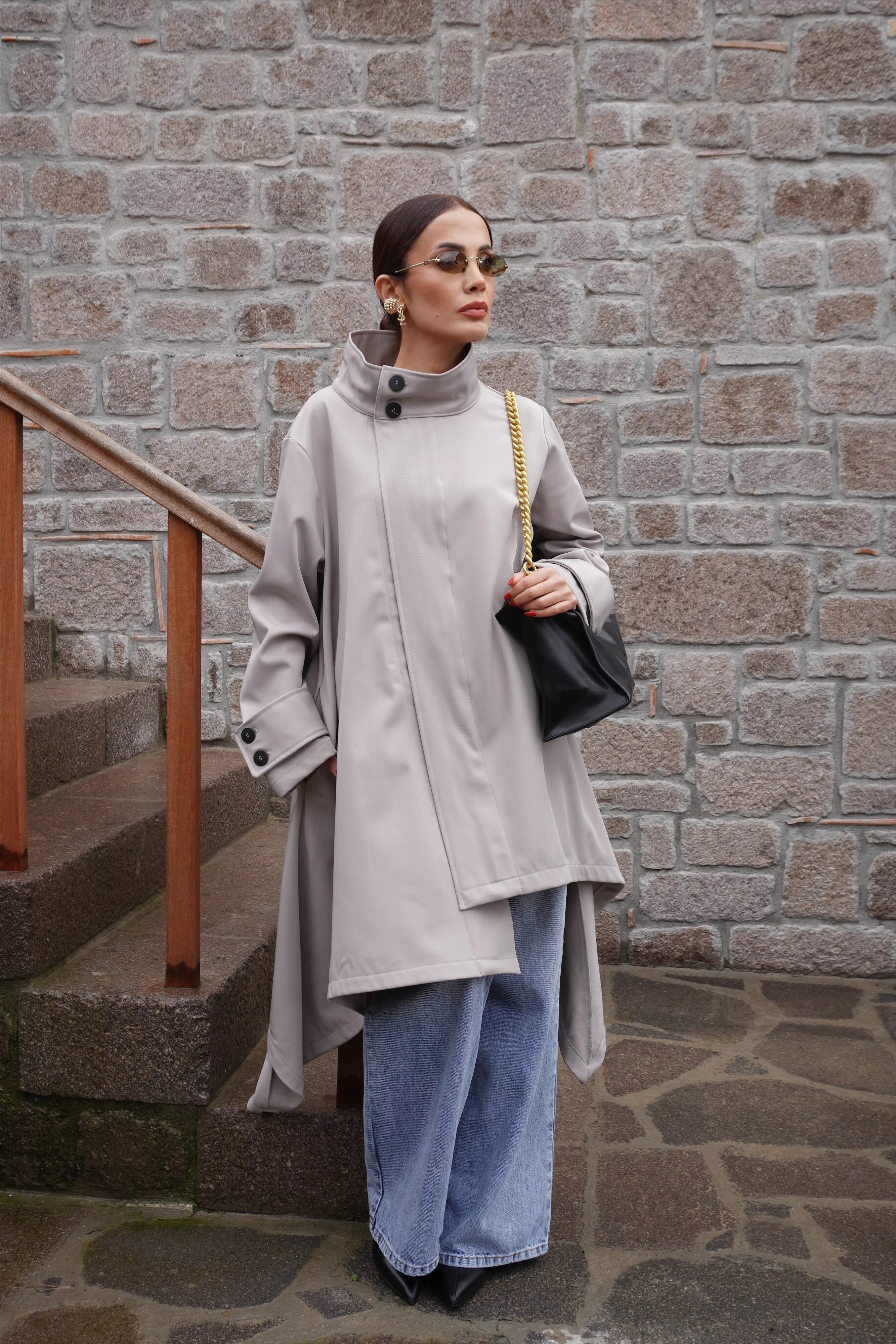 İthal Tasarım Asimetrik Kesim Taş Gri Trençkot