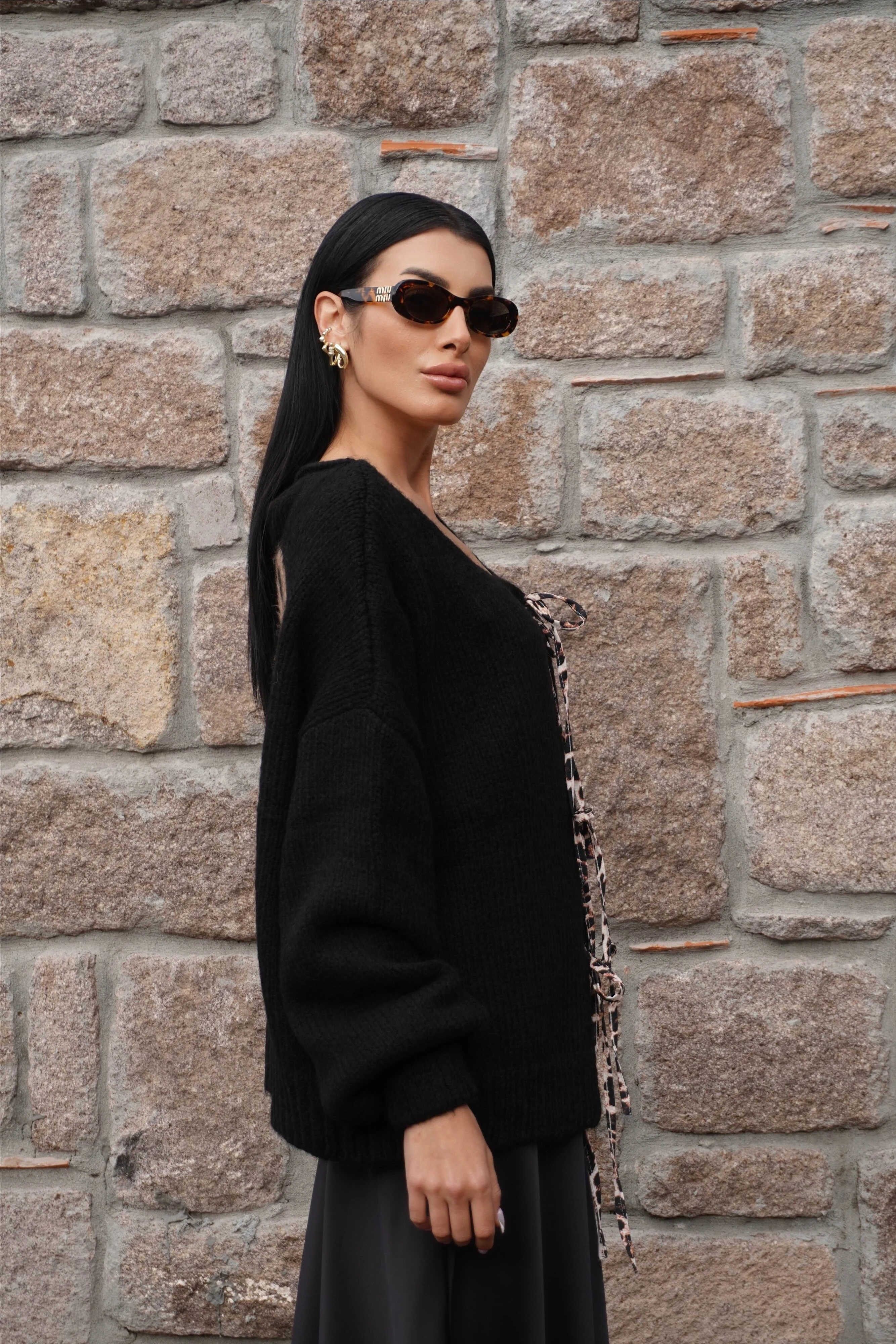 Sırt Leopar Kalpli Siyah Bağlamalı Triko Hırka 