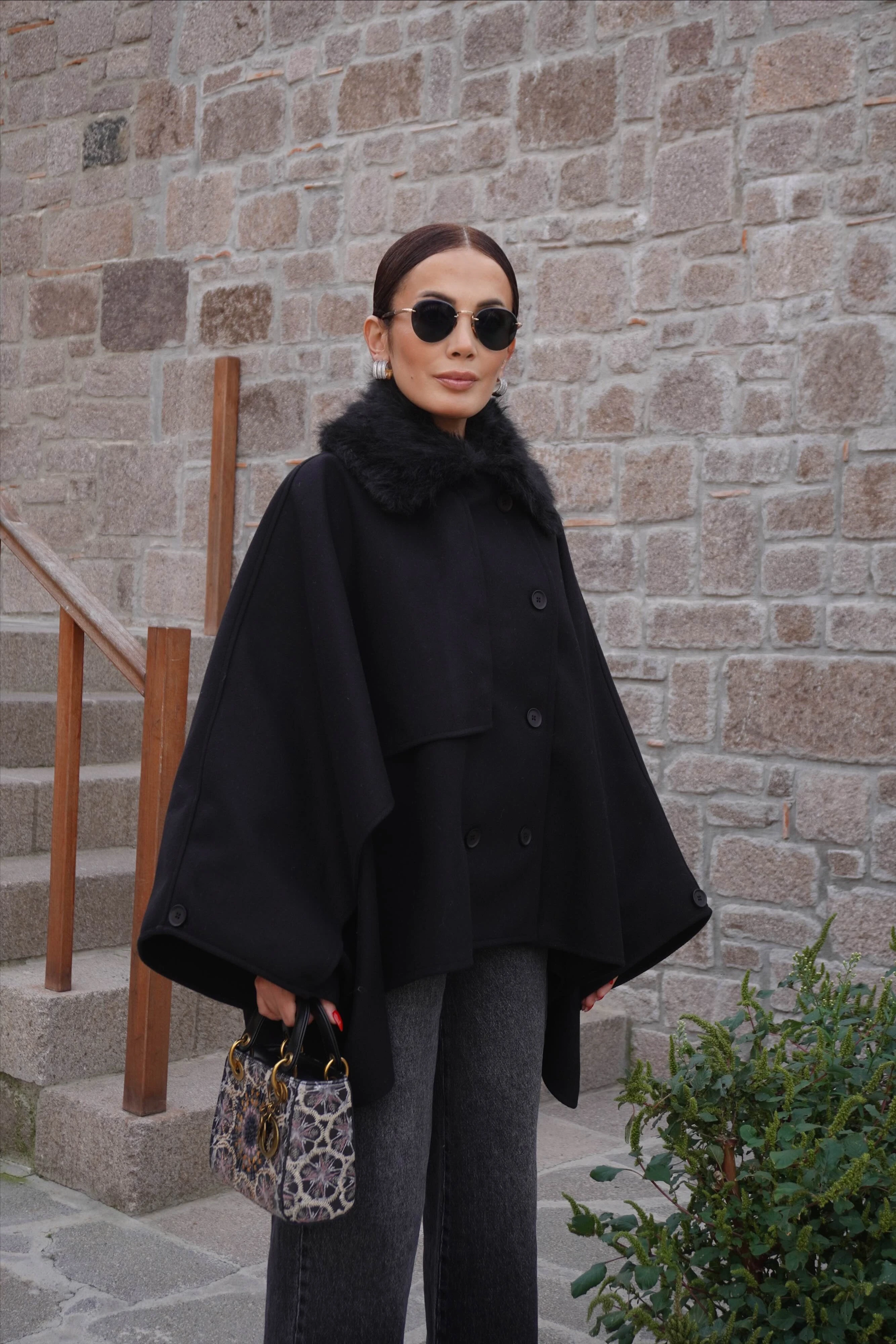 Portatif Kürk Yaka Kaşe Siyah Panço