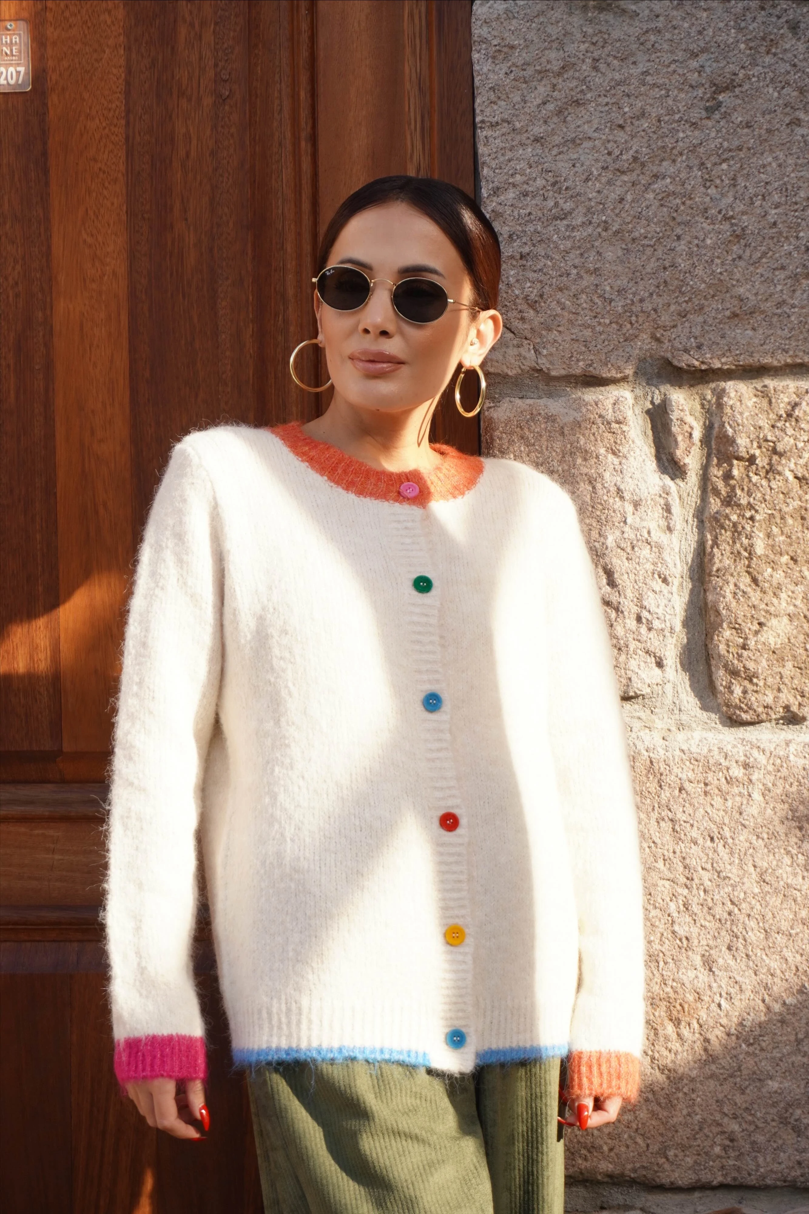 Renk Detaylı Taş Triko Hırka