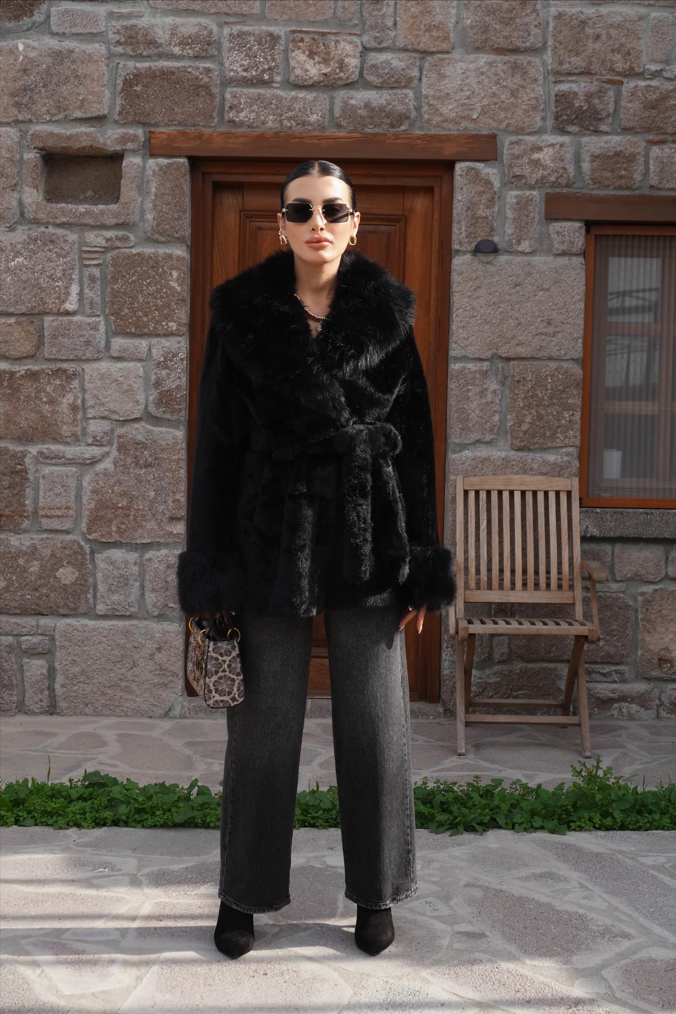 İthal Premium Kürk Yaka Siyah Peluş Kaban