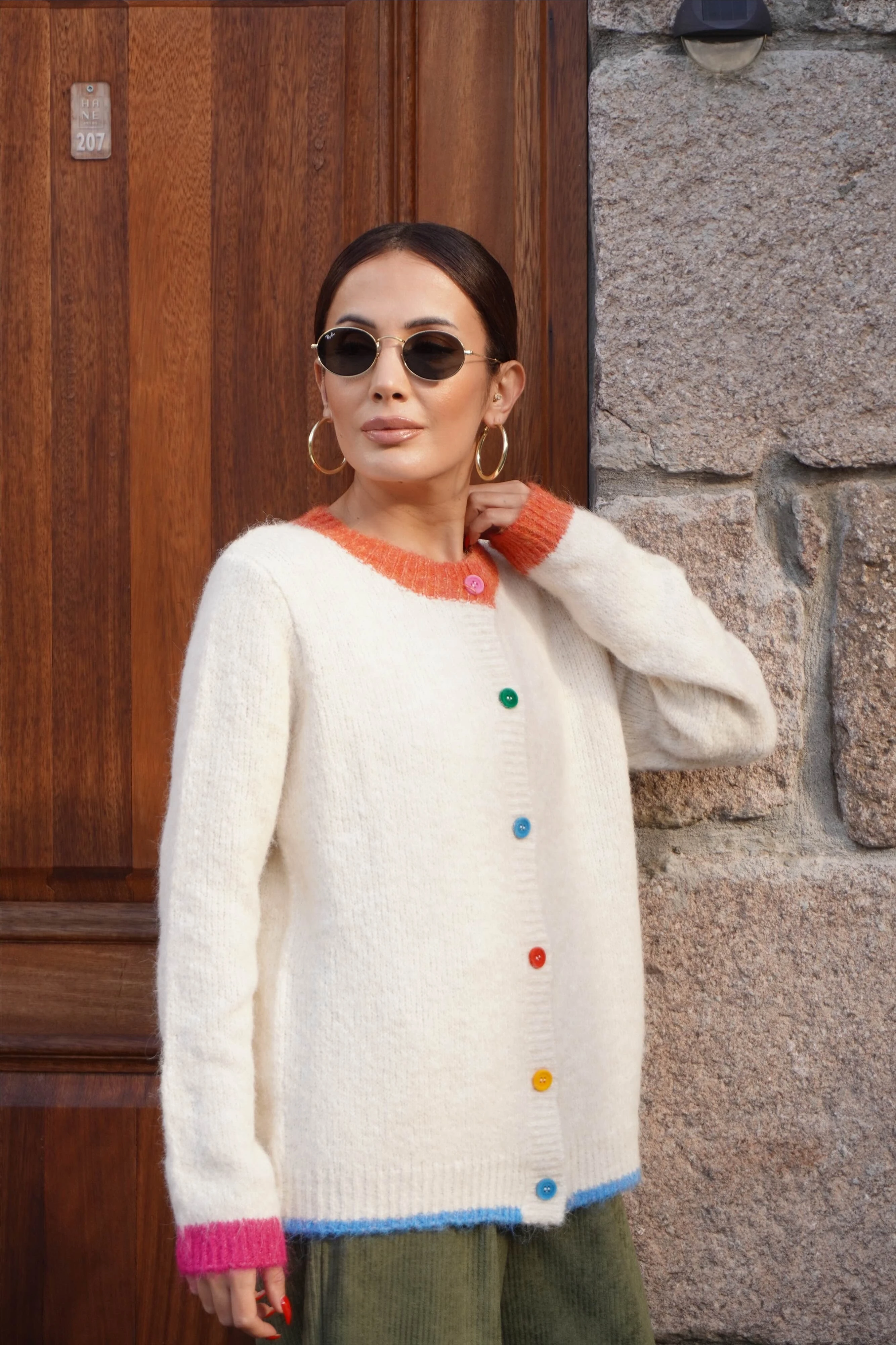 Renk Detaylı Taş Triko Hırka