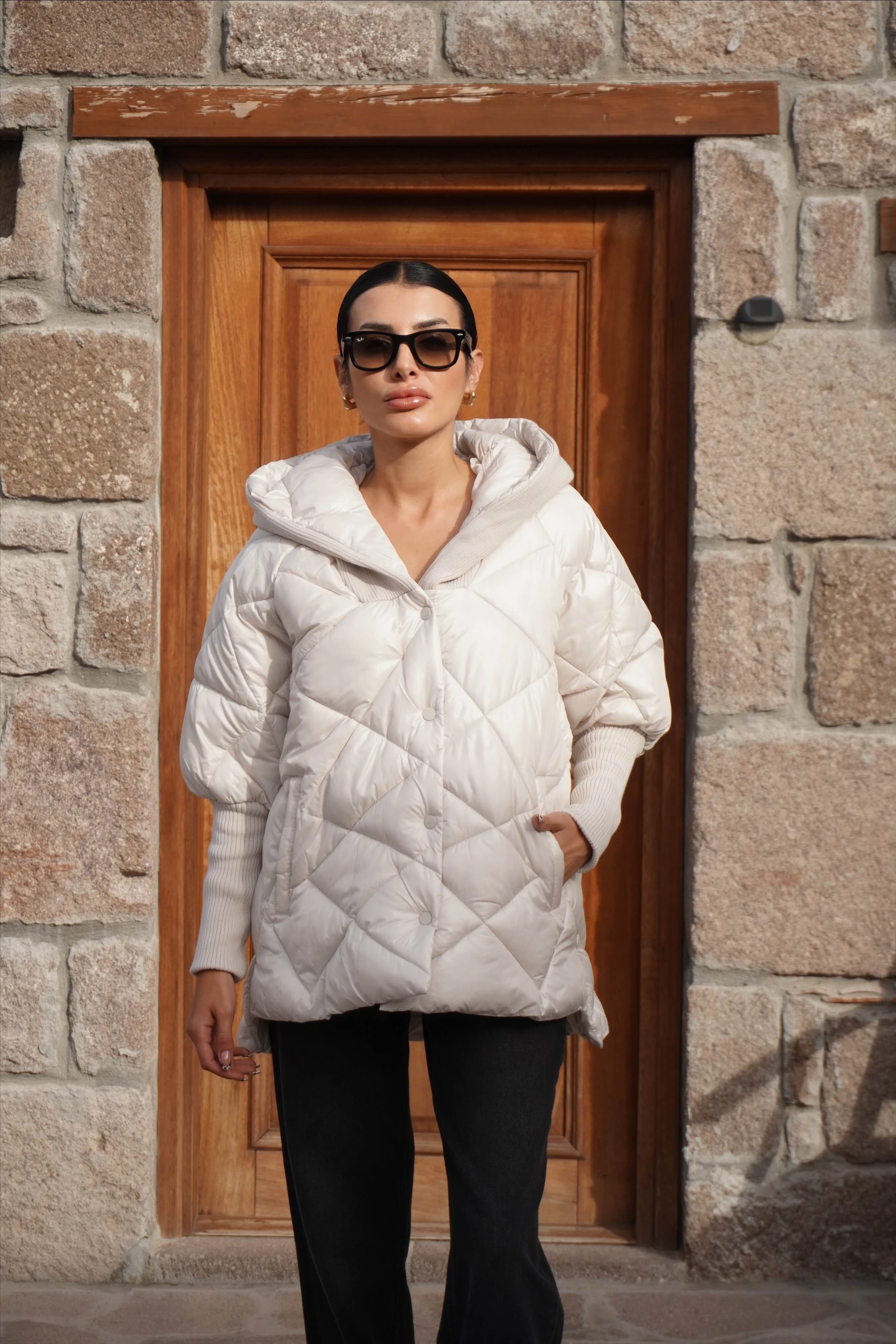 İthal Premium Kapitone Triko Kol Detaylı Kırık Beyaz Şişme Mont