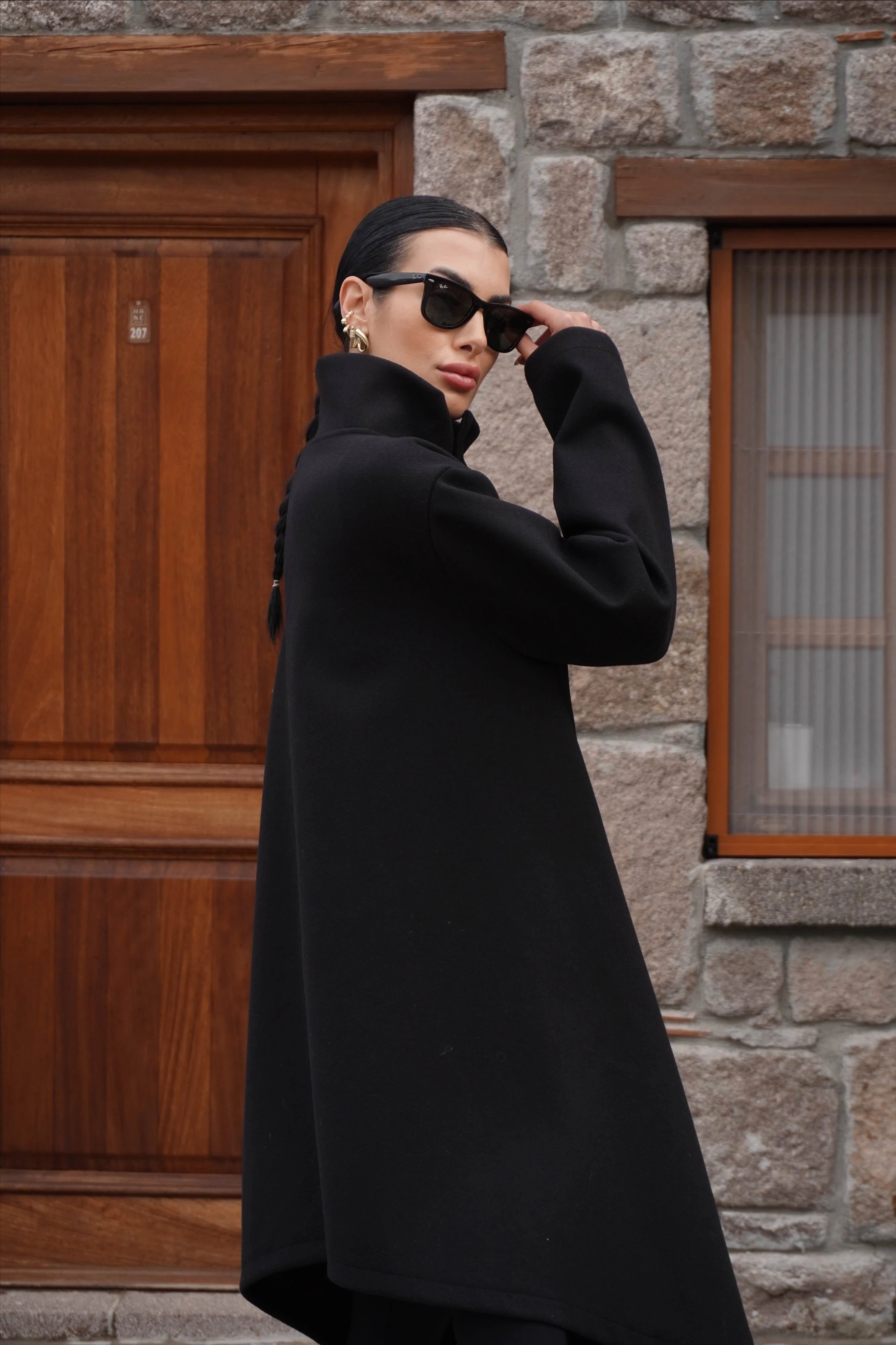 İthal Tasarım Asimetrik Siyah Kaşe Kaban 