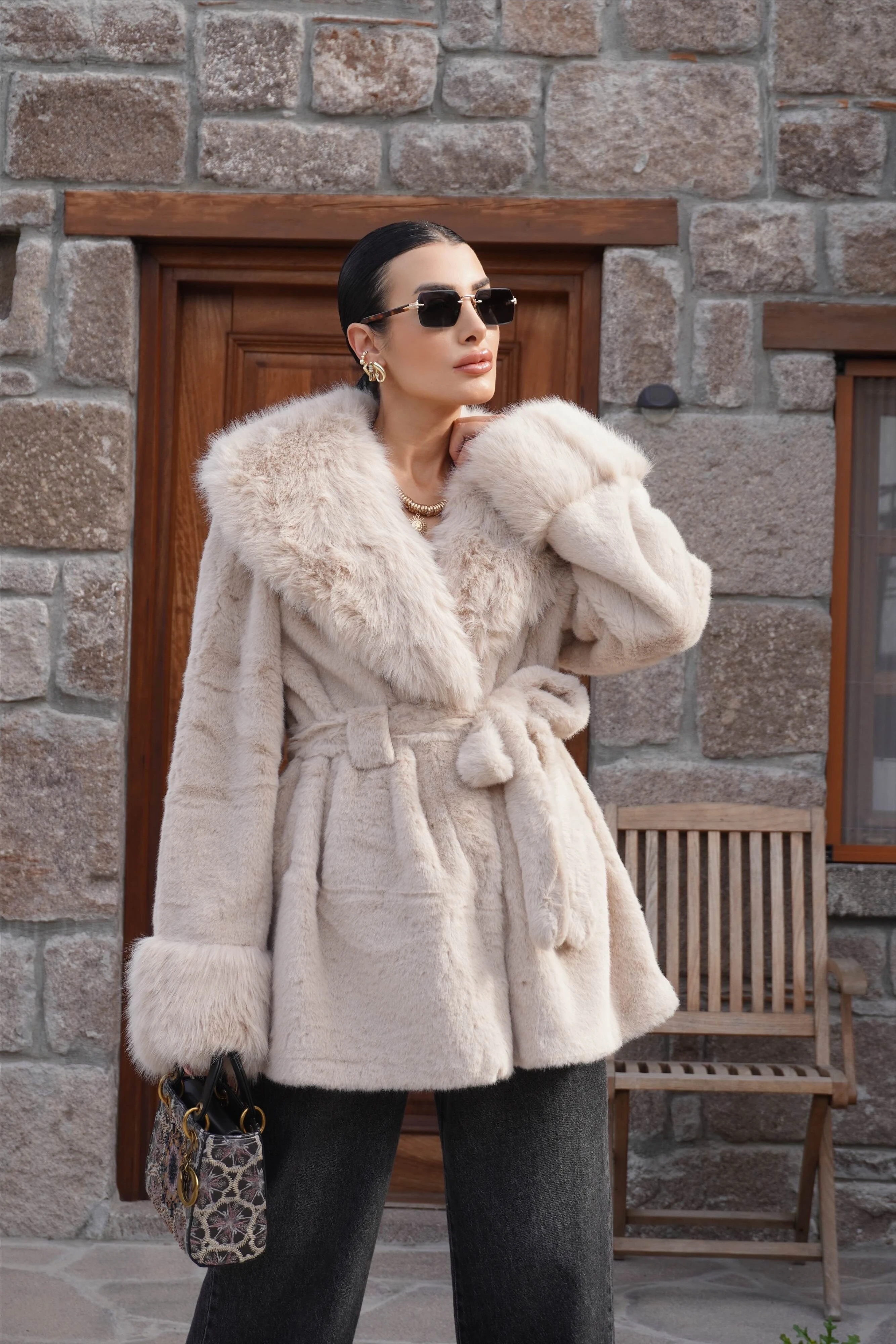 İthal Premium Kürk Yaka Bej Peluş Kaban