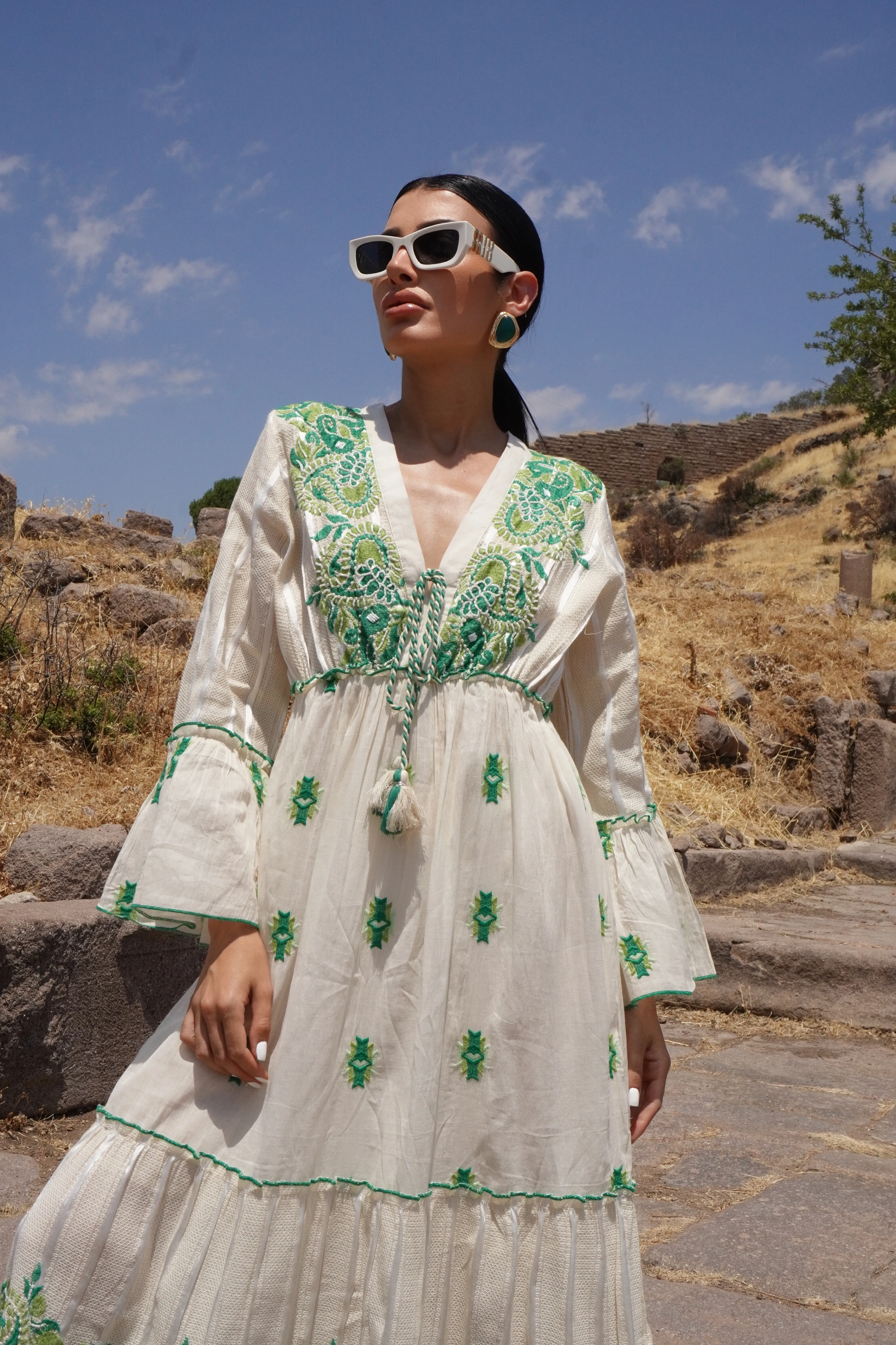 İthal Tasarım Yeşil Nakış Motifli Maxi Elbise