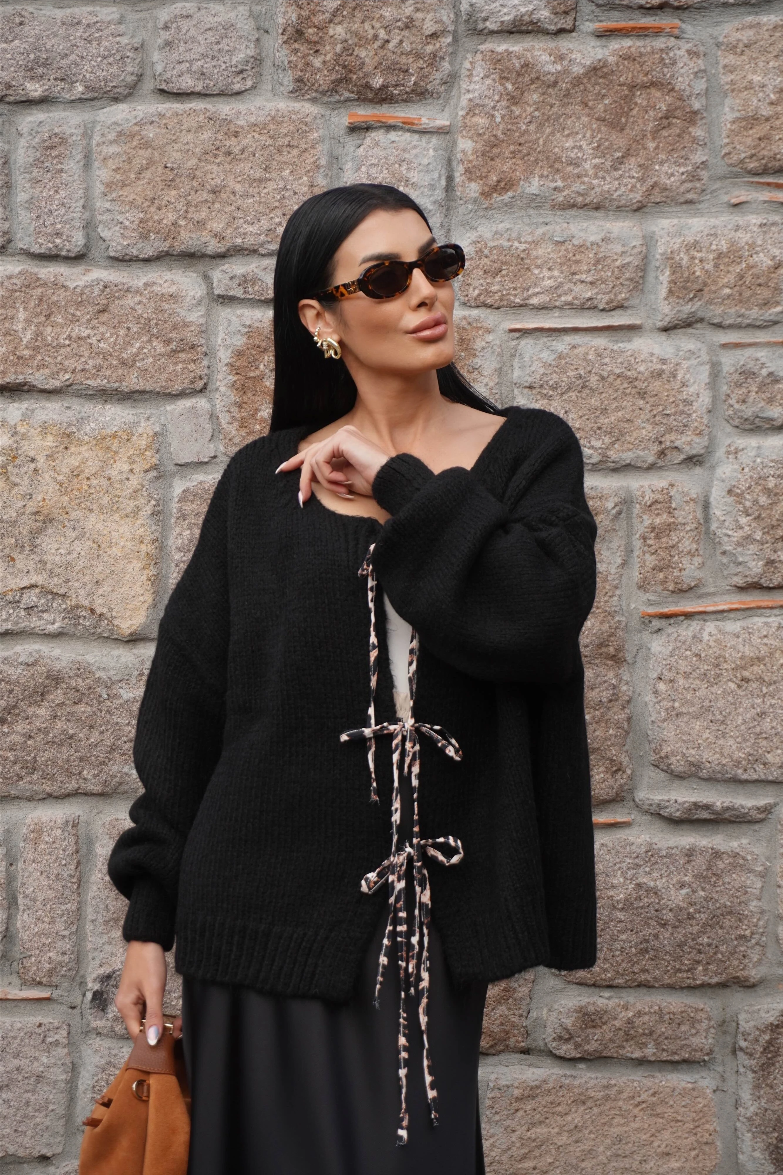 Sırt Leopar Kalpli Siyah Bağlamalı Triko Hırka 