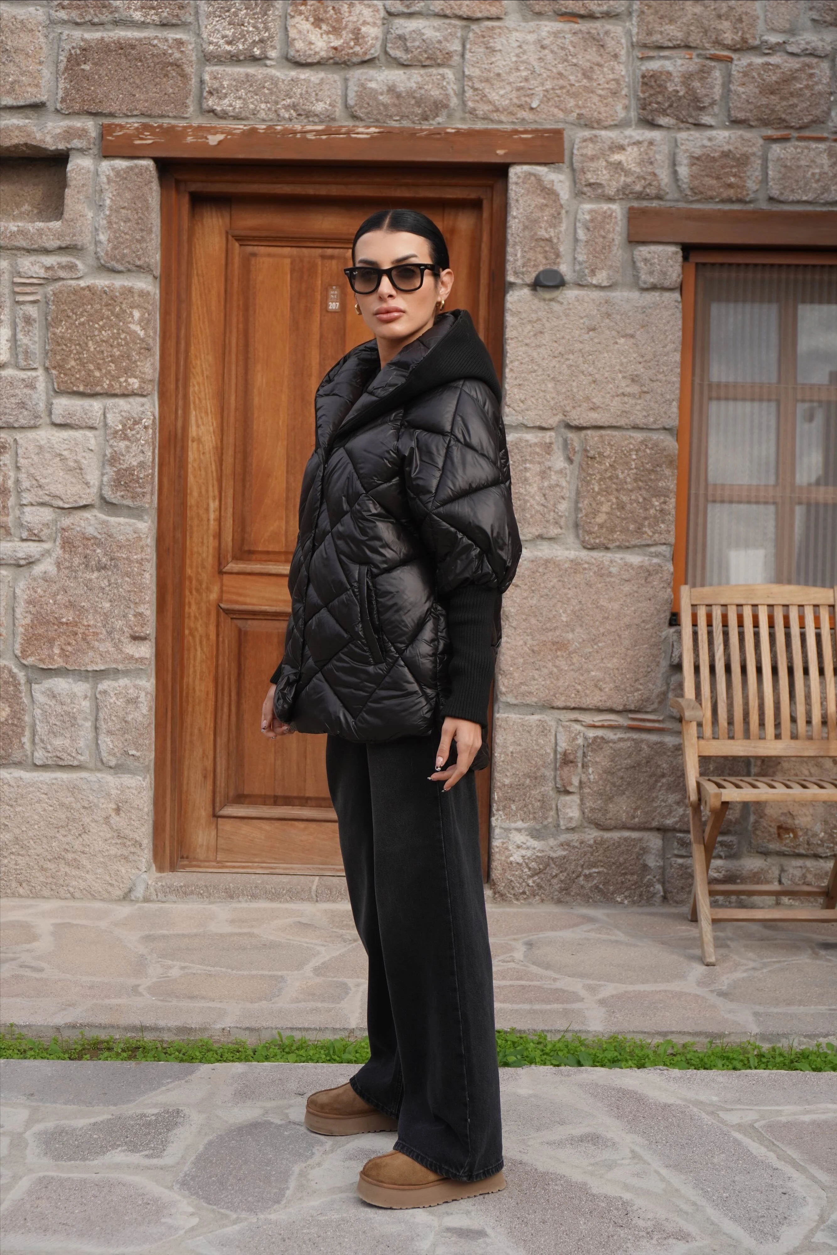 İthal Premium Kapitone Triko Kol Detaylı Siyah Şişme Mont 