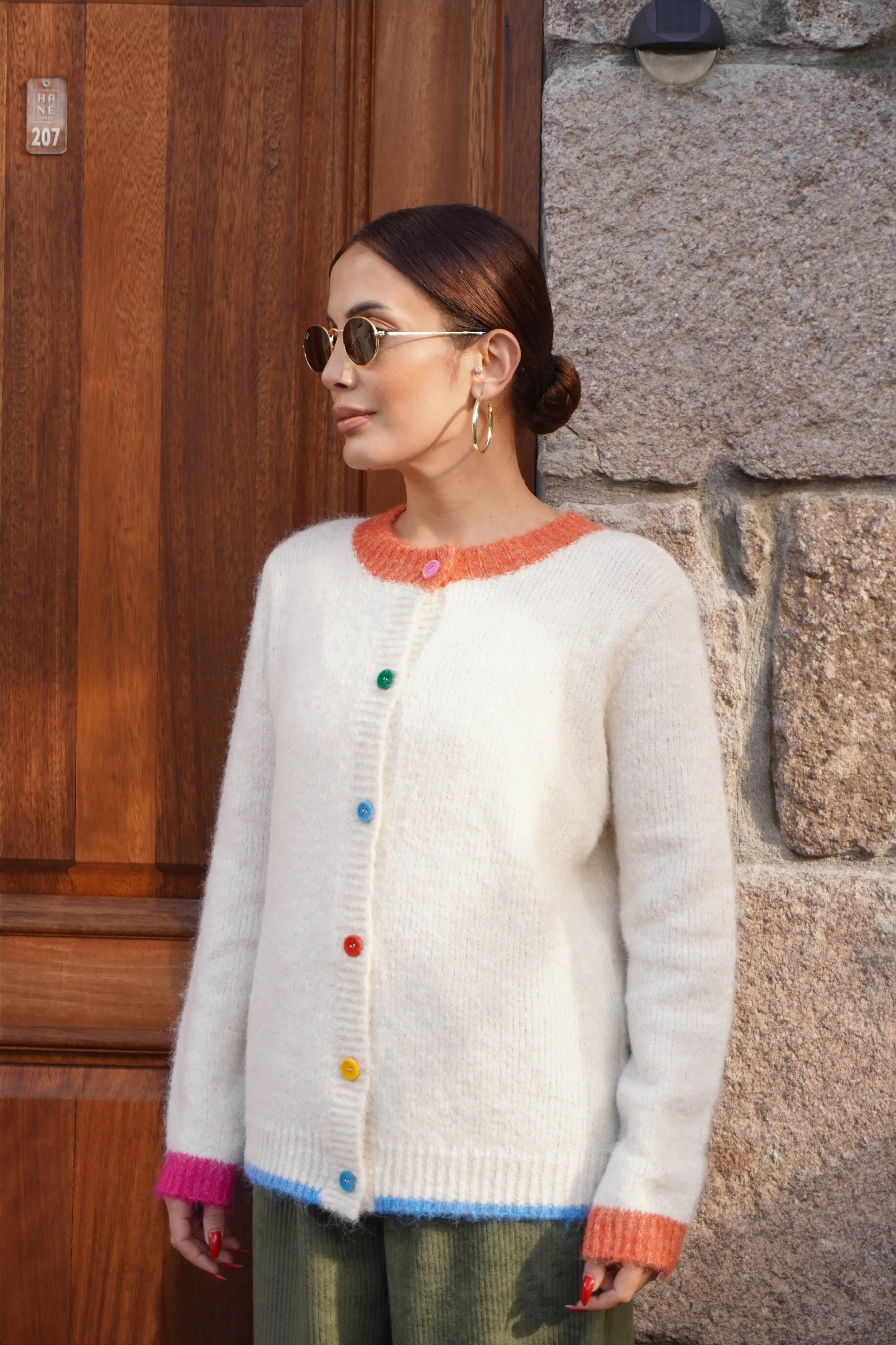 Renk Detaylı Taş Triko Hırka