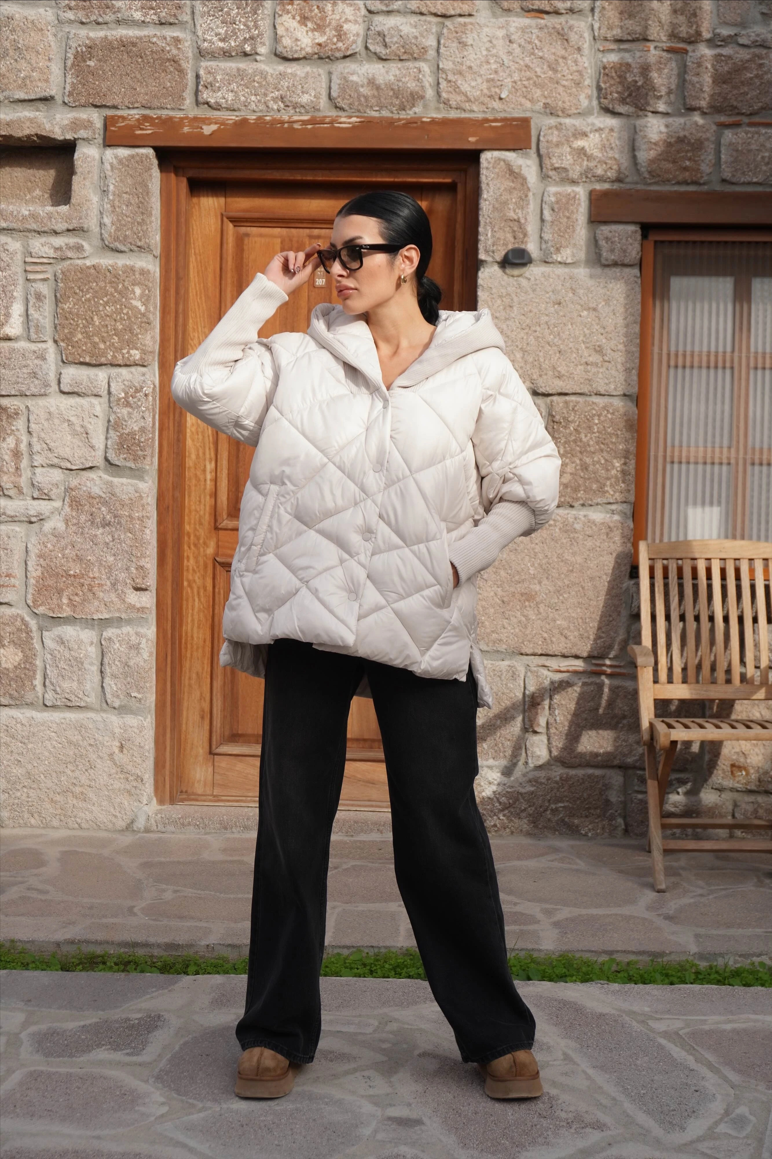 İthal Premium Kapitone Triko Kol Detaylı Kırık Beyaz Şişme Mont