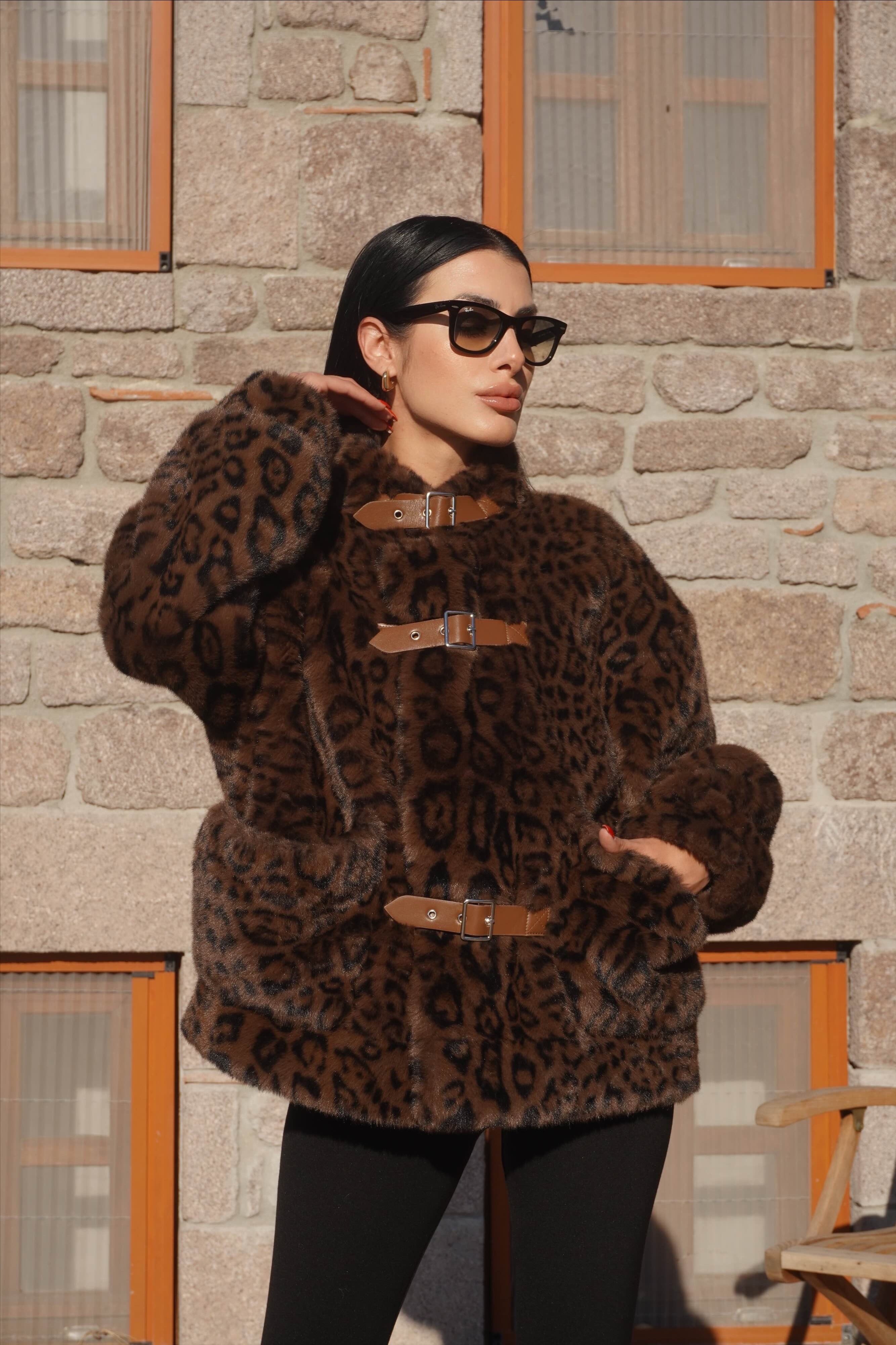 İthal Tasarım Premium Kemer Detaylı Leopar Desen Kürk 