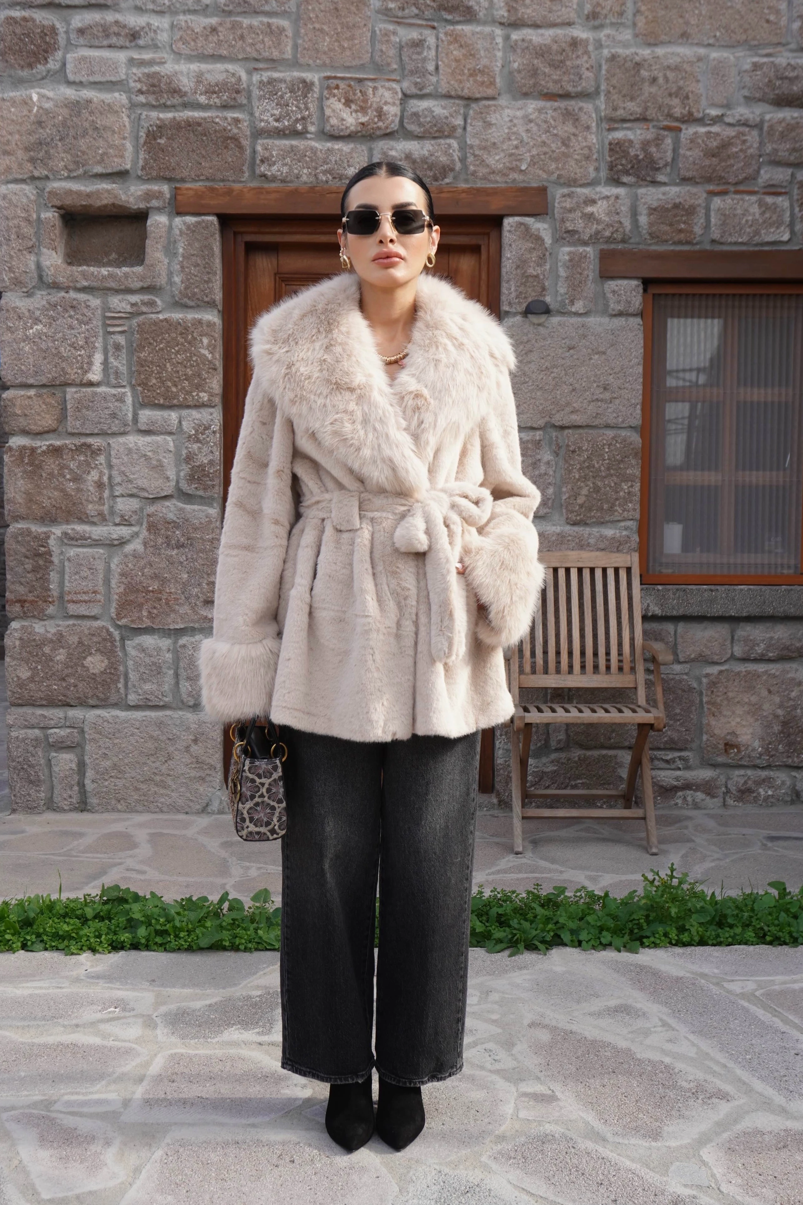 İthal Premium Kürk Yaka Bej Peluş Kaban