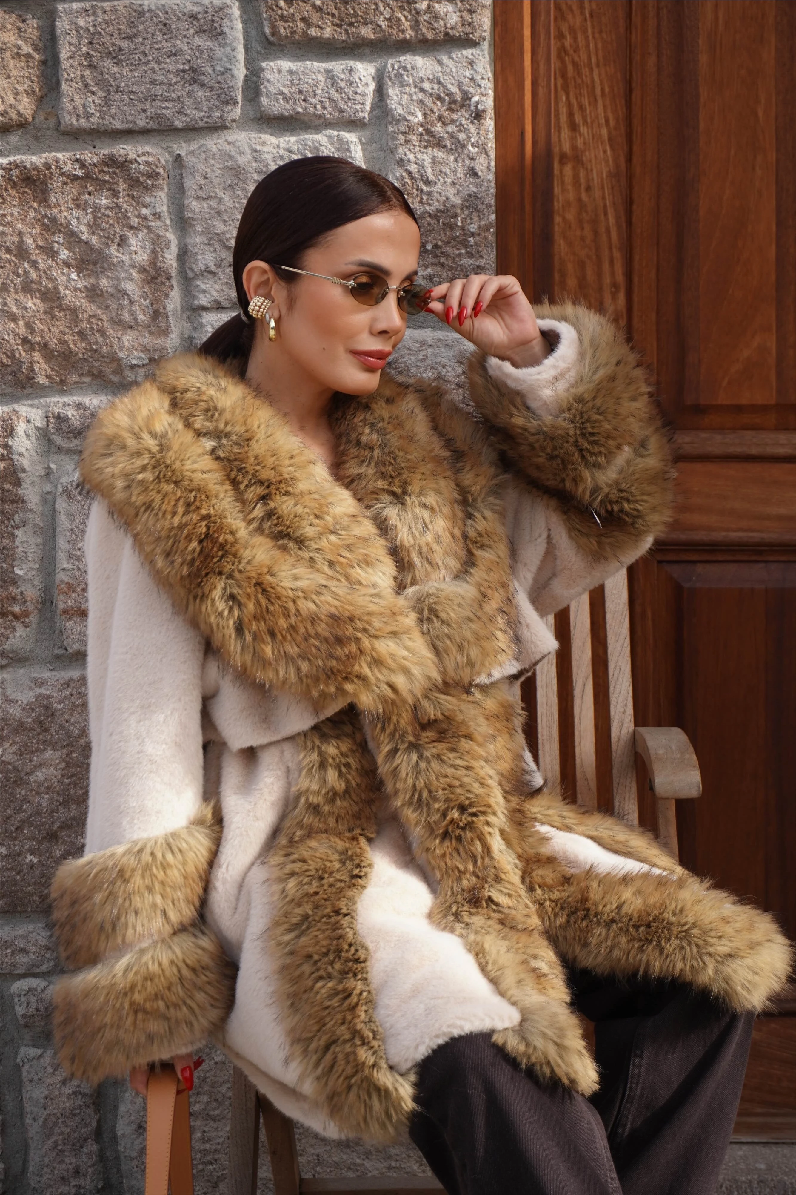 İthal Premium Bej Şeritli Kürk