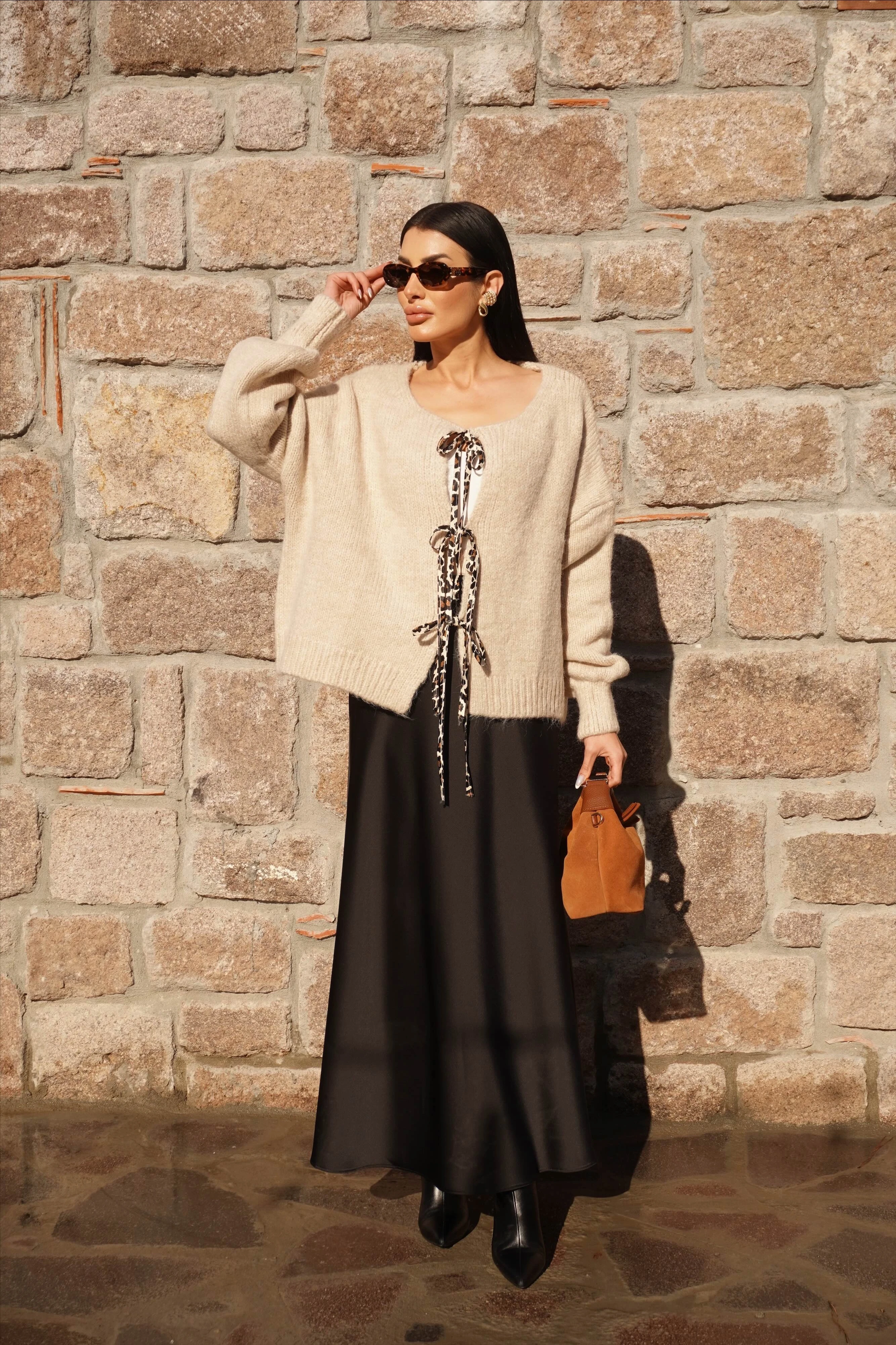 Sırt Leopar Kalpli Bej Bağlamalı Triko Hırka