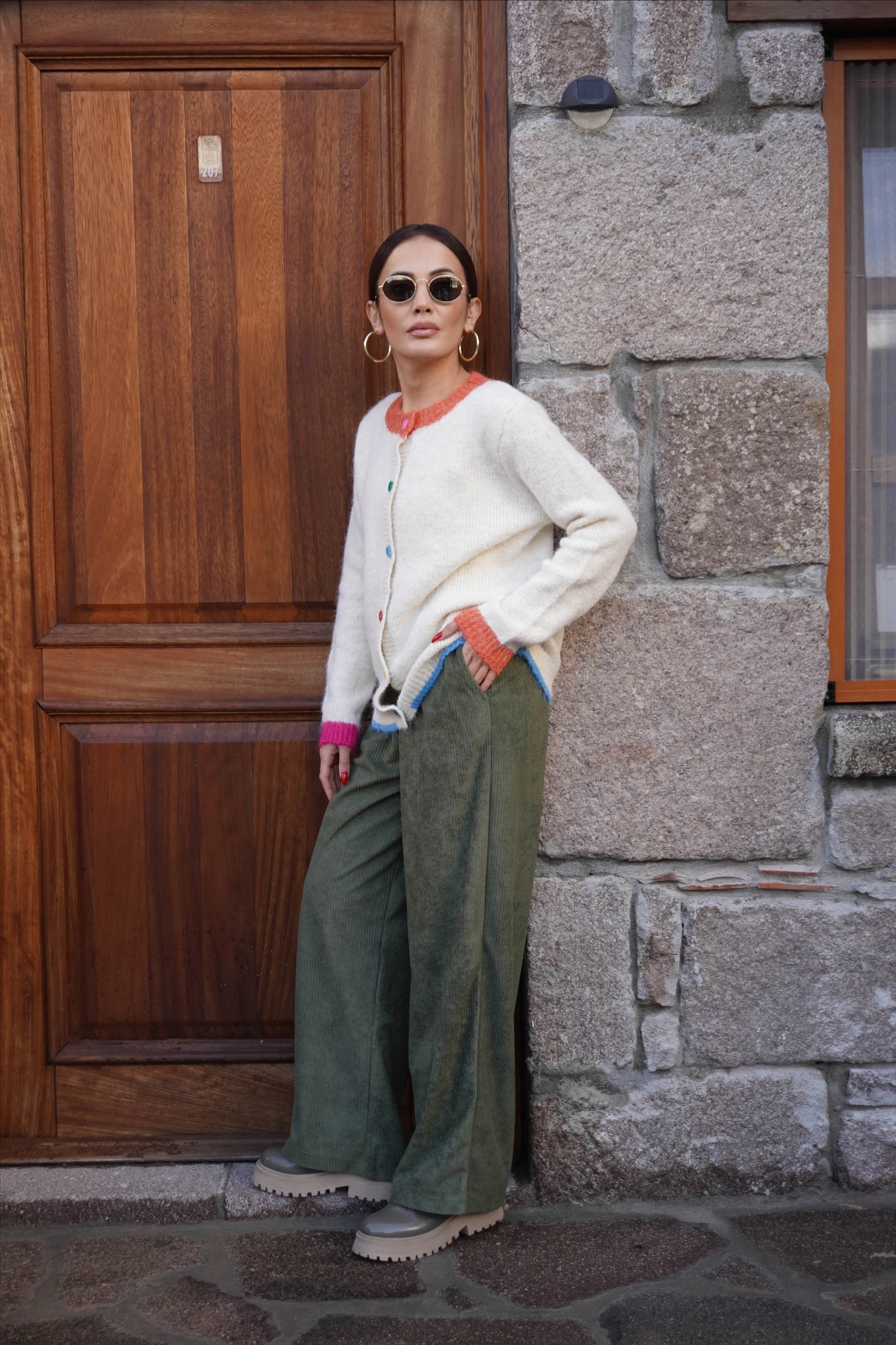 Beli Lastikli Fitilli Haki Kadife Pantolon