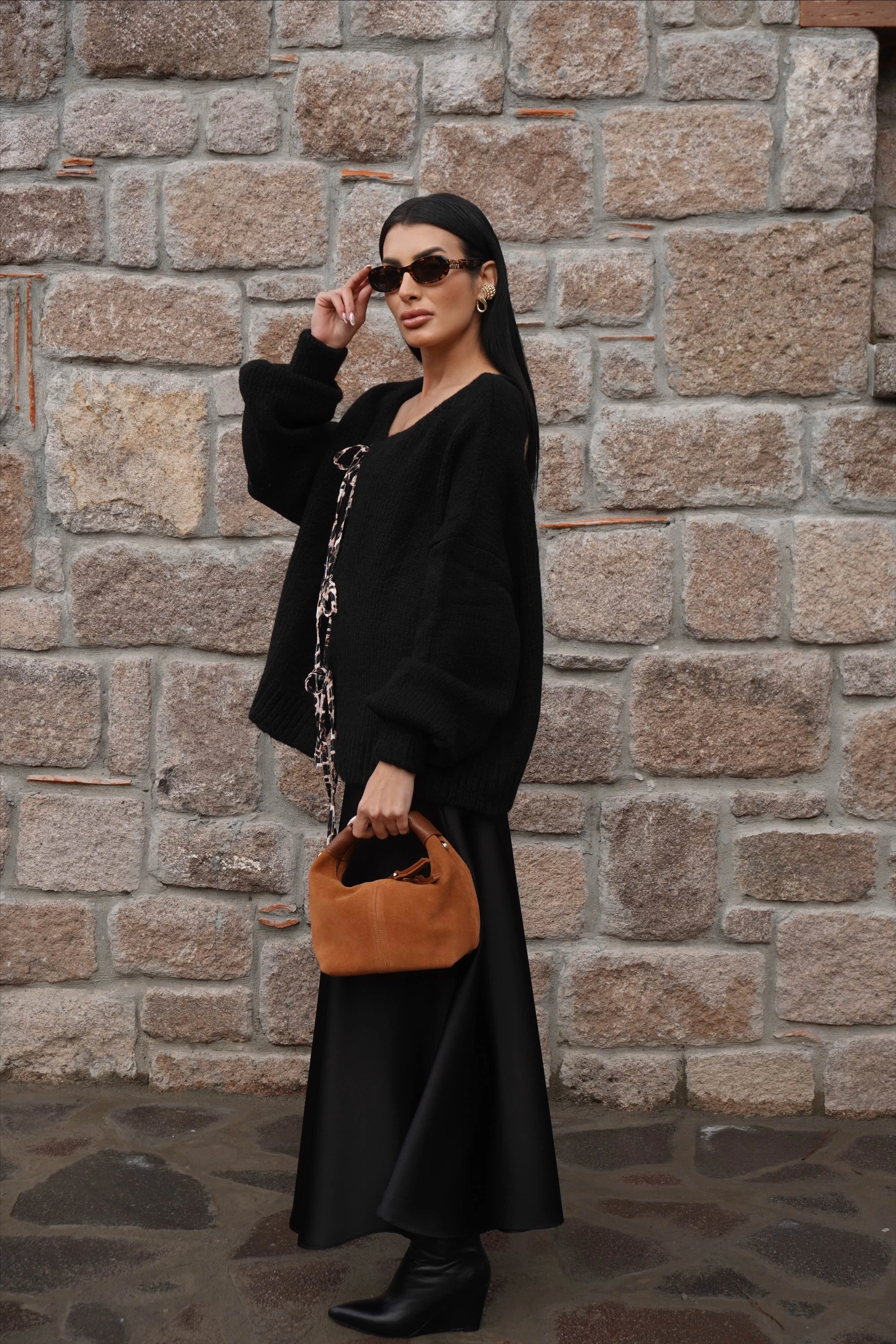 Sırt Leopar Kalpli Siyah Bağlamalı Triko Hırka 