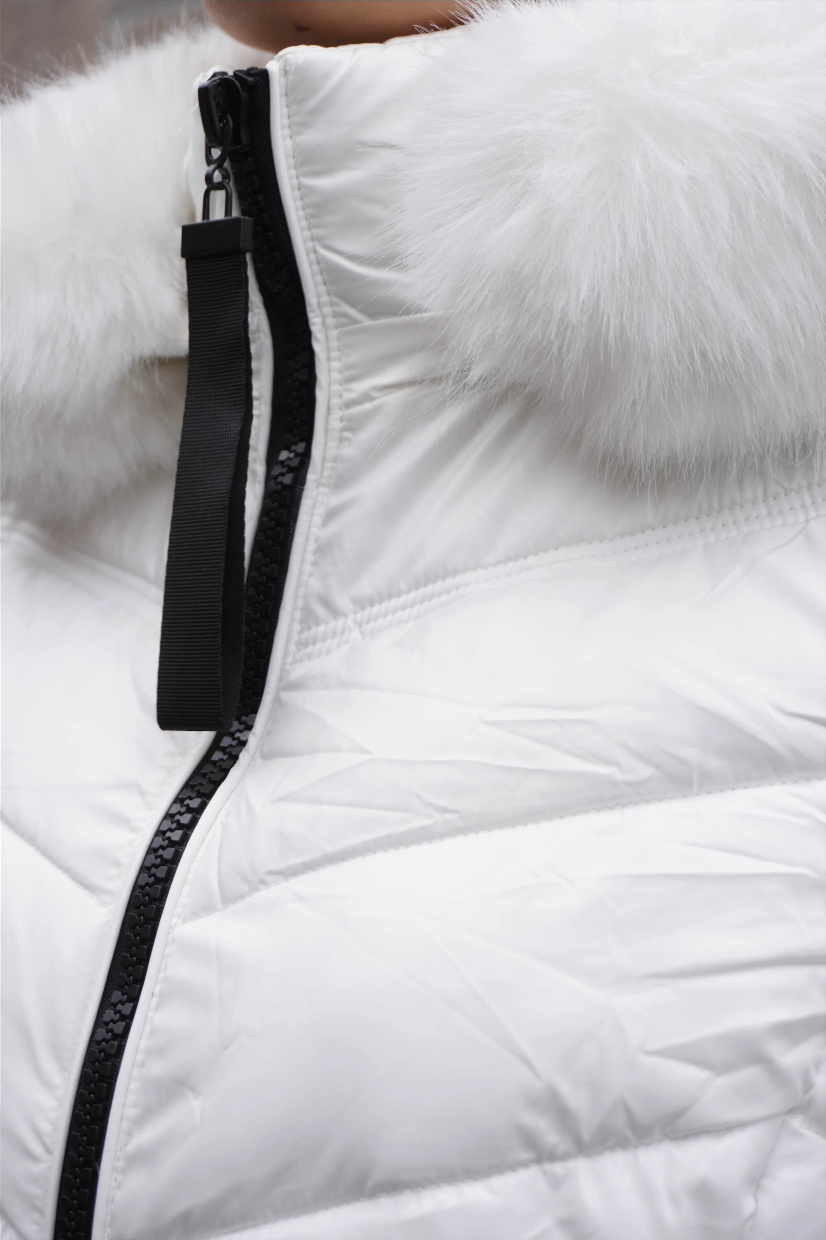 Kürk Yaka Beyaz Şişme Mont