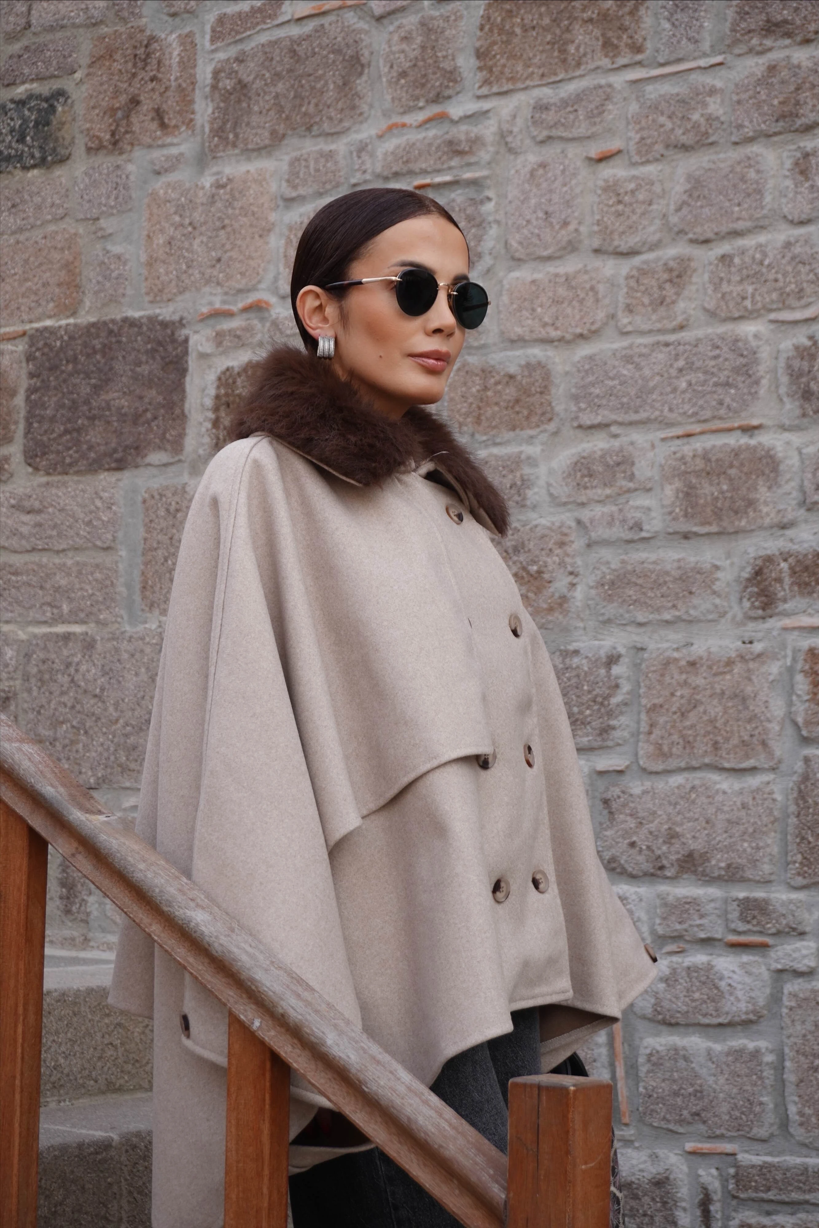 Portatif Kürk Yaka Kaşe Bej Panço