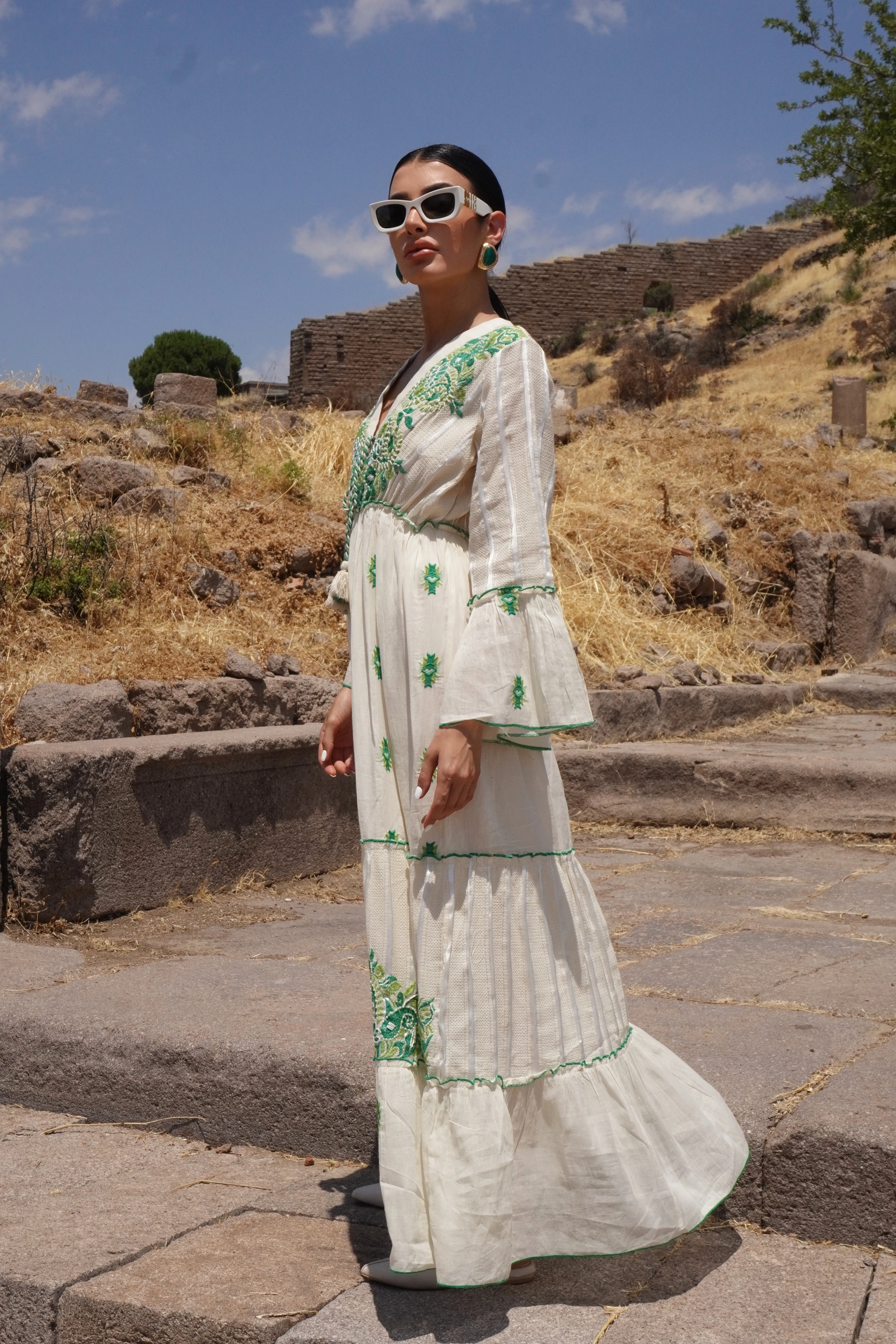 İthal Tasarım Yeşil Nakış Motifli Maxi Elbise