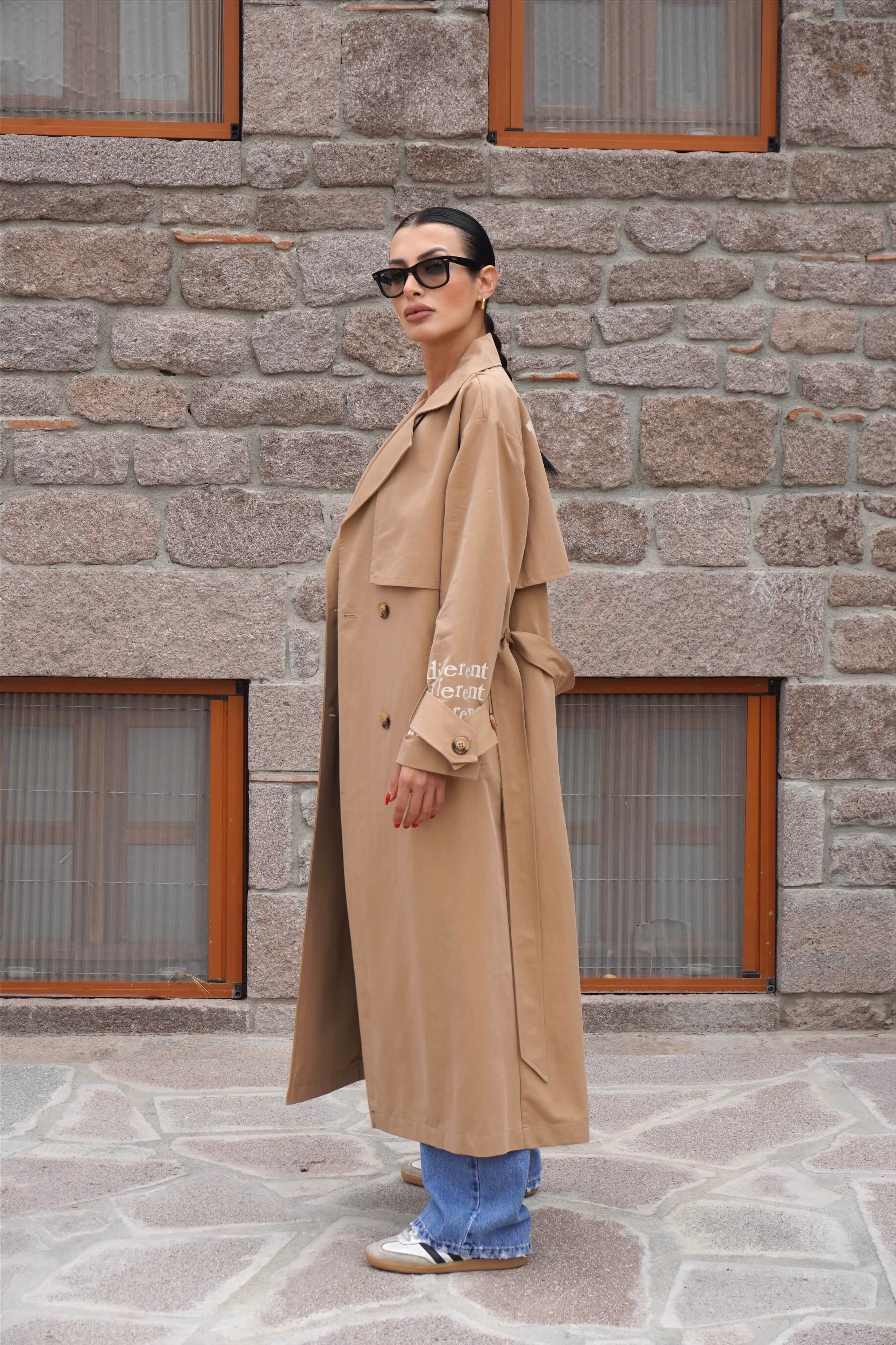 Yazı Baskılı Premium Camel Trençkot